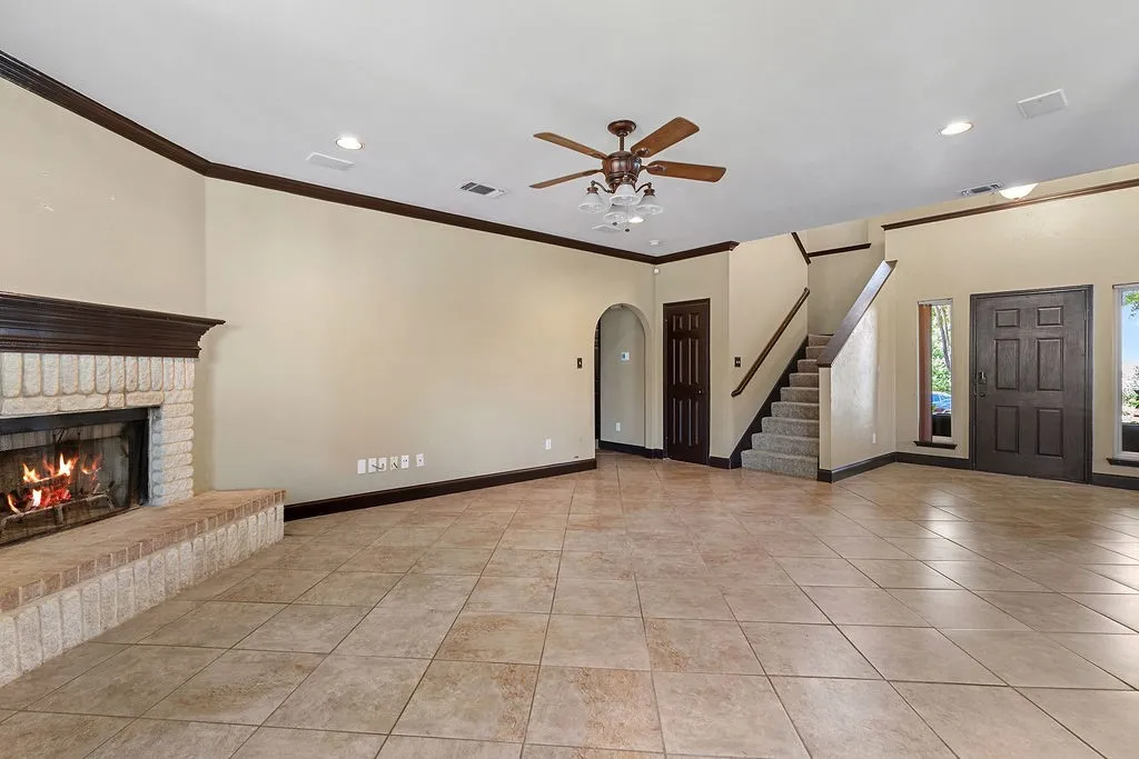 Single Family Residence For Sale in Johnson County , 800 Joshua Drive, Burleson, Texas 76028, 4 Bedroom, 3 Bathroom, 2 Garage spaces, 2,214 Sqft, built in 2002, mls#21317829, Real Estate Agent in Burleson, Homes For Sale in Johnson county, Homes For Sale in Burleson, Realtor in Burleson Texas, Real Estate Brokerage Independent Realty Texas, Luminita Cordes Realtor