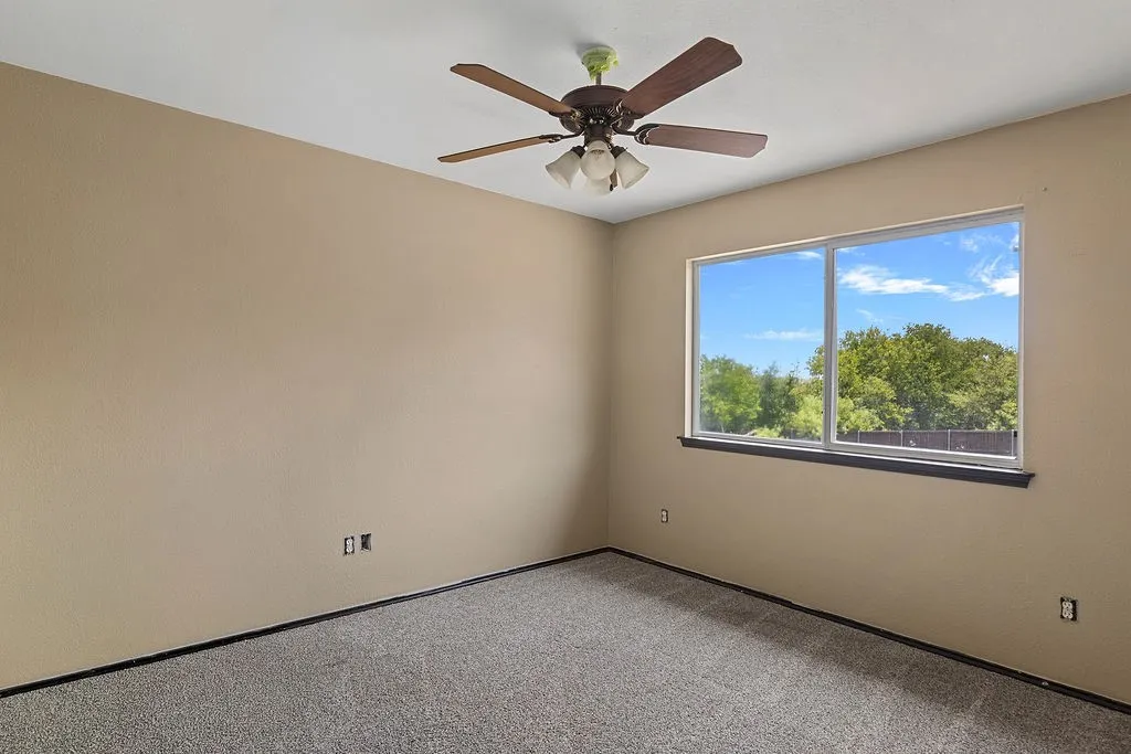 Single Family Residence For Sale in Johnson County , 800 Joshua Drive, Burleson, Texas 76028, 4 Bedroom, 3 Bathroom, 2 Garage spaces, 2,214 Sqft, built in 2002, mls#21317829, Real Estate Agent in Burleson, Homes For Sale in Johnson county, Homes For Sale in Burleson, Realtor in Burleson Texas, Real Estate Brokerage Independent Realty Texas, Luminita Cordes Realtor