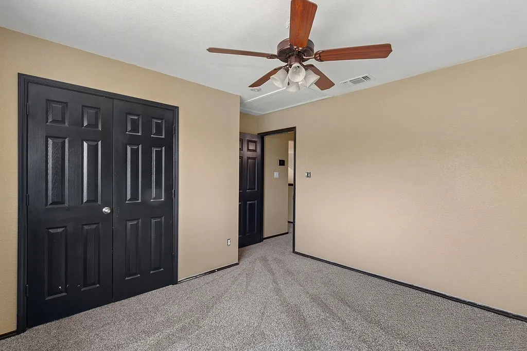 Single Family Residence For Sale in Johnson County , 800 Joshua Drive, Burleson, Texas 76028, 4 Bedroom, 3 Bathroom, 2 Garage spaces, 2,214 Sqft, built in 2002, mls#21317829, Real Estate Agent in Burleson, Homes For Sale in Johnson county, Homes For Sale in Burleson, Realtor in Burleson Texas, Real Estate Brokerage Independent Realty Texas, Luminita Cordes Realtor