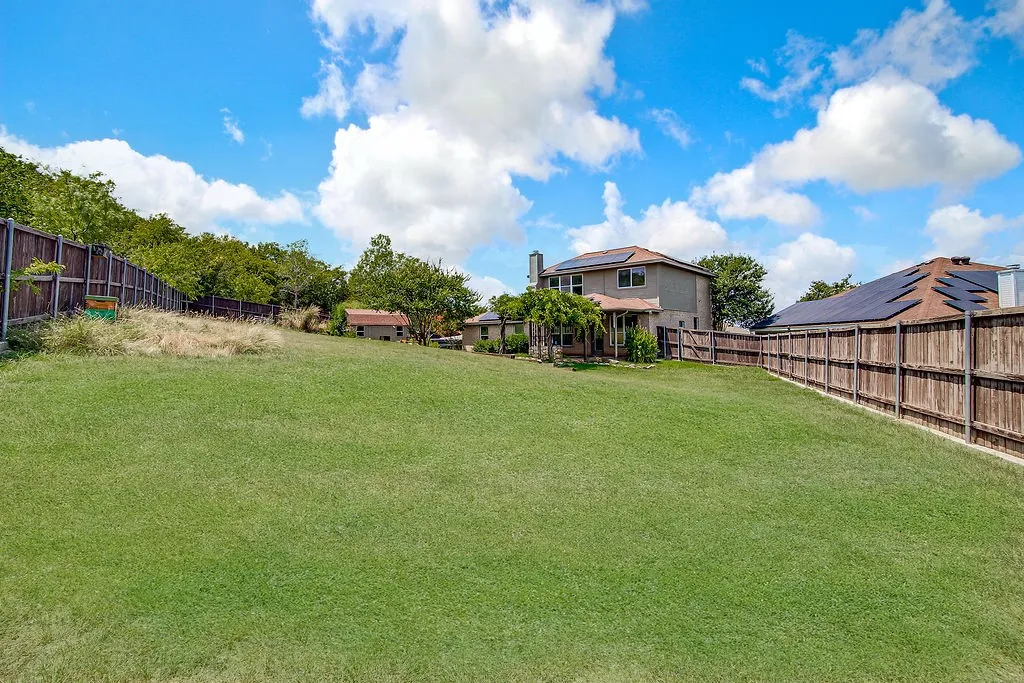 Single Family Residence For Sale in Johnson County , 800 Joshua Drive, Burleson, Texas 76028, 4 Bedroom, 3 Bathroom, 2 Garage spaces, 2,214 Sqft, built in 2002, mls#21317829, Real Estate Agent in Burleson, Homes For Sale in Johnson county, Homes For Sale in Burleson, Realtor in Burleson Texas, Real Estate Brokerage Independent Realty Texas, Luminita Cordes Realtor