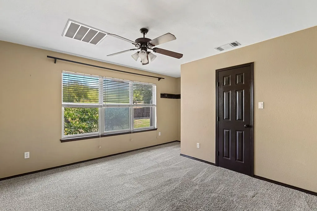 Single Family Residence For Sale in Johnson County , 800 Joshua Drive, Burleson, Texas 76028, 4 Bedroom, 3 Bathroom, 2 Garage spaces, 2,214 Sqft, built in 2002, mls#21317829, Real Estate Agent in Burleson, Homes For Sale in Johnson county, Homes For Sale in Burleson, Realtor in Burleson Texas, Real Estate Brokerage Independent Realty Texas, Luminita Cordes Realtor