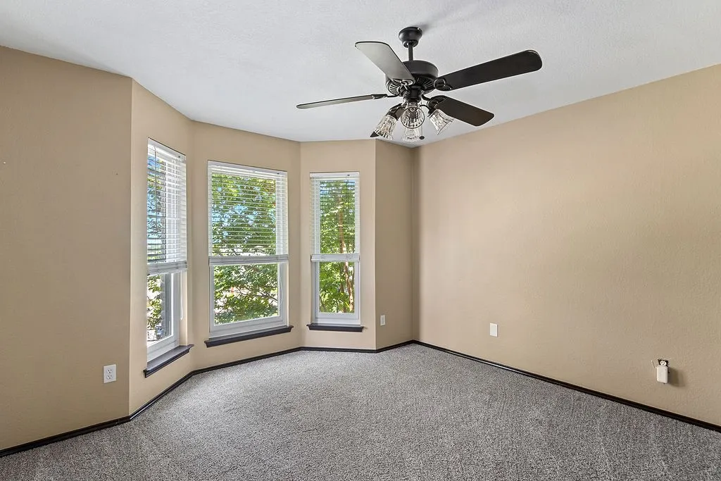 Single Family Residence For Sale in Johnson County , 800 Joshua Drive, Burleson, Texas 76028, 4 Bedroom, 3 Bathroom, 2 Garage spaces, 2,214 Sqft, built in 2002, mls#21317829, Real Estate Agent in Burleson, Homes For Sale in Johnson county, Homes For Sale in Burleson, Realtor in Burleson Texas, Real Estate Brokerage Independent Realty Texas, Luminita Cordes Realtor