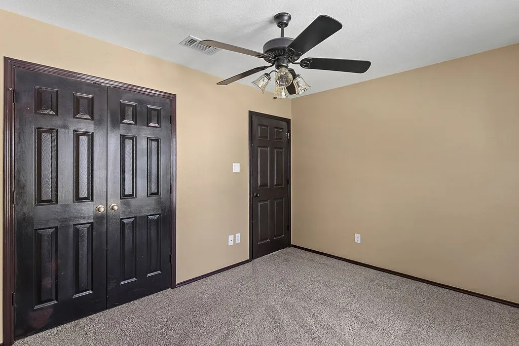 Single Family Residence For Sale in Johnson County , 800 Joshua Drive, Burleson, Texas 76028, 4 Bedroom, 3 Bathroom, 2 Garage spaces, 2,214 Sqft, built in 2002, mls#21317829, Real Estate Agent in Burleson, Homes For Sale in Johnson county, Homes For Sale in Burleson, Realtor in Burleson Texas, Real Estate Brokerage Independent Realty Texas, Luminita Cordes Realtor