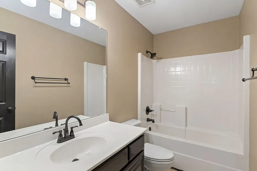 Single Family Residence For Sale in Johnson County , 800 Joshua Drive, Burleson, Texas 76028, 4 Bedroom, 3 Bathroom, 2 Garage spaces, 2,214 Sqft, built in 2002, mls#21317829, Real Estate Agent in Burleson, Homes For Sale in Johnson county, Homes For Sale in Burleson, Realtor in Burleson Texas, Real Estate Brokerage Independent Realty Texas, Luminita Cordes Realtor