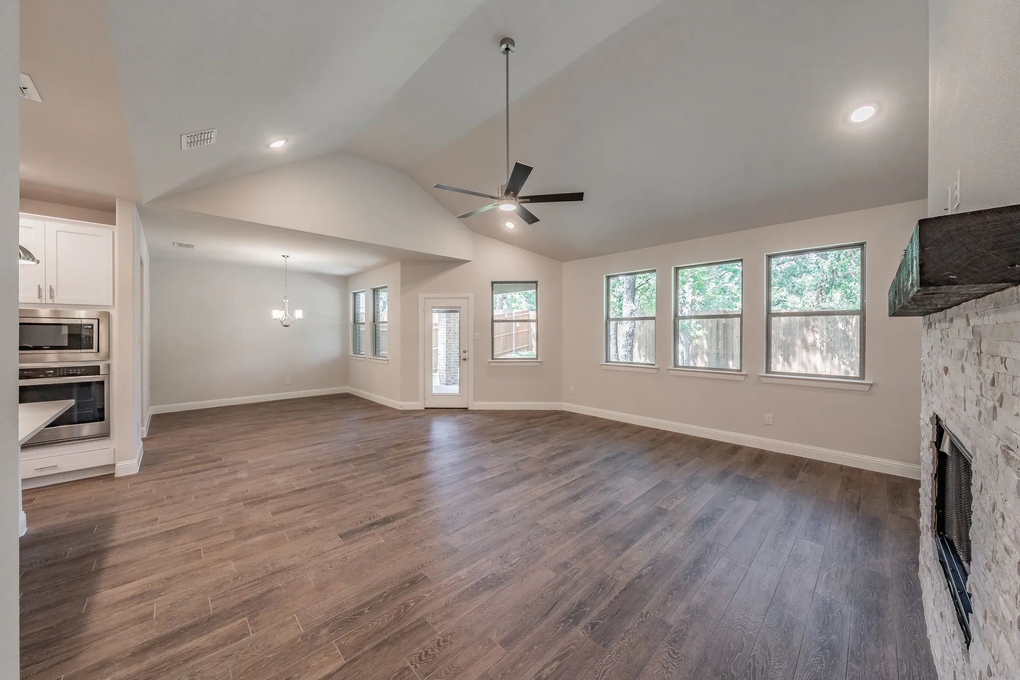 Single Family Residence For Rent in Parker County , 241 Gardenia Drive, Azle, Texas 76020, 4 Bedroom, 3 Bathroom, 2 Garage spaces, 2,485 Sqft, built in 2023, Price $2,990, mls#21315986, Real Estate Agent in Azle, Homes For Rent in Parker county, Homes For Rent in Azle, Realtor in Azle Texas, Real Estate Brokerage Independent Realty Texas, Luminita Cordes Realtor