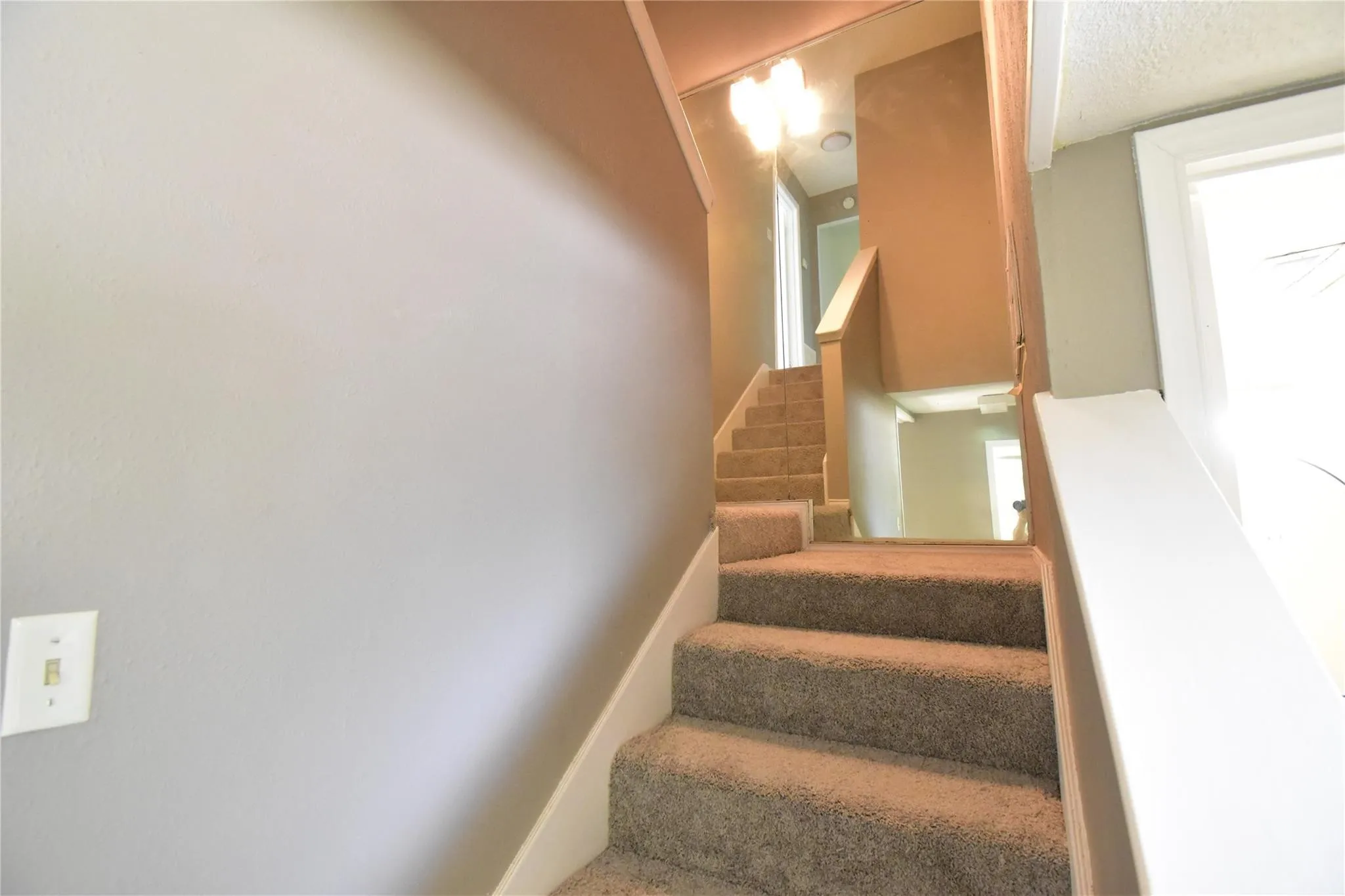 Townhouse For Sale in Dallas County , 14335 Haymeadow Circle, Dallas, Texas 75254, 3 Bedroom, 3 Bathroom, 2 Garage spaces, 1,446 Sqft, built in 1974, mls#21317640, Real Estate Agent in Dallas, Homes For Sale in Dallas county, Homes For Sale in Dallas, Realtor in Dallas Texas, Real Estate Brokerage Independent Realty Texas, Luminita Cordes Realtor