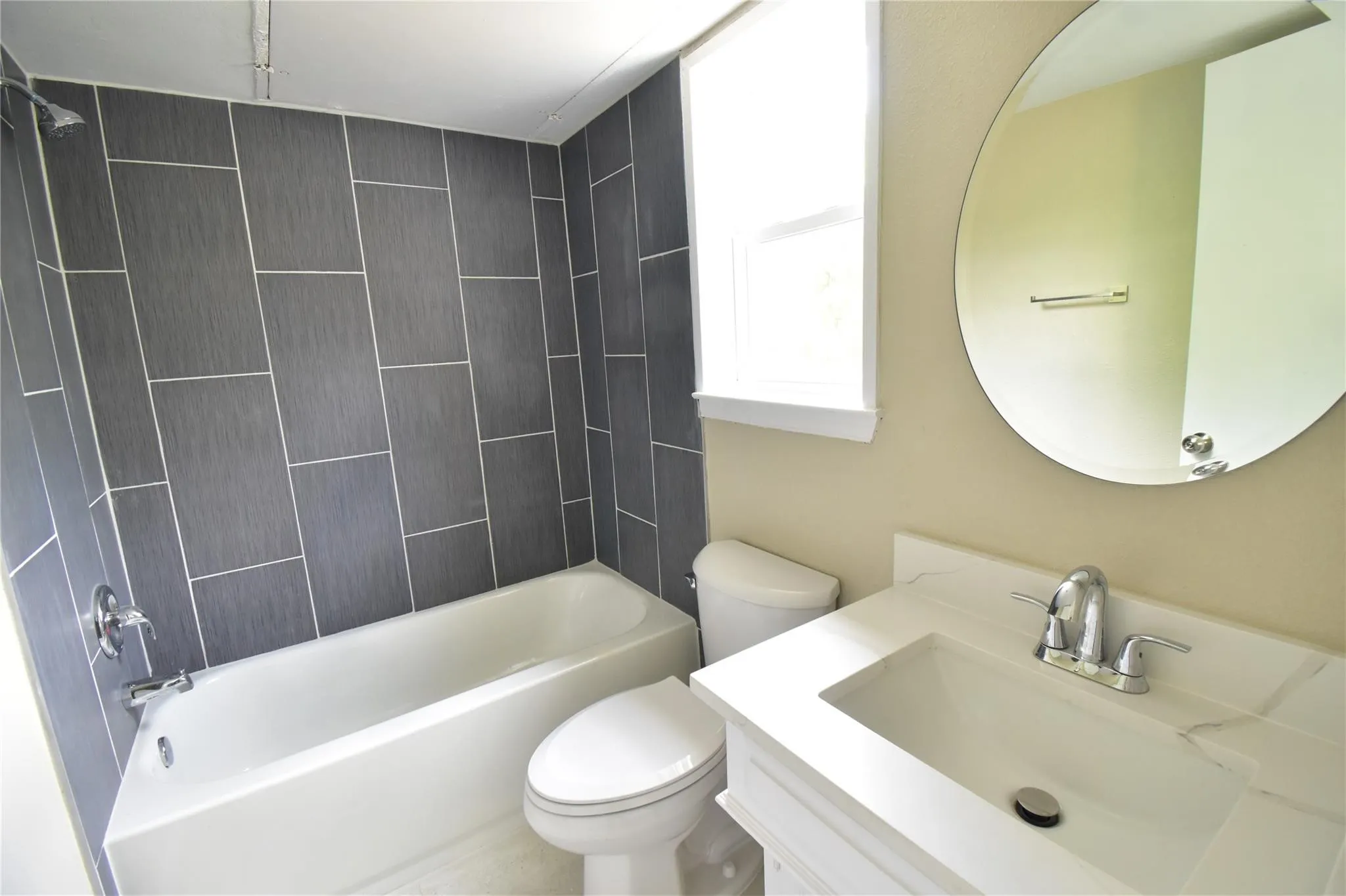 Townhouse For Sale in Dallas County , 14335 Haymeadow Circle, Dallas, Texas 75254, 3 Bedroom, 3 Bathroom, 2 Garage spaces, 1,446 Sqft, built in 1974, mls#21317640, Real Estate Agent in Dallas, Homes For Sale in Dallas county, Homes For Sale in Dallas, Realtor in Dallas Texas, Real Estate Brokerage Independent Realty Texas, Luminita Cordes Realtor
