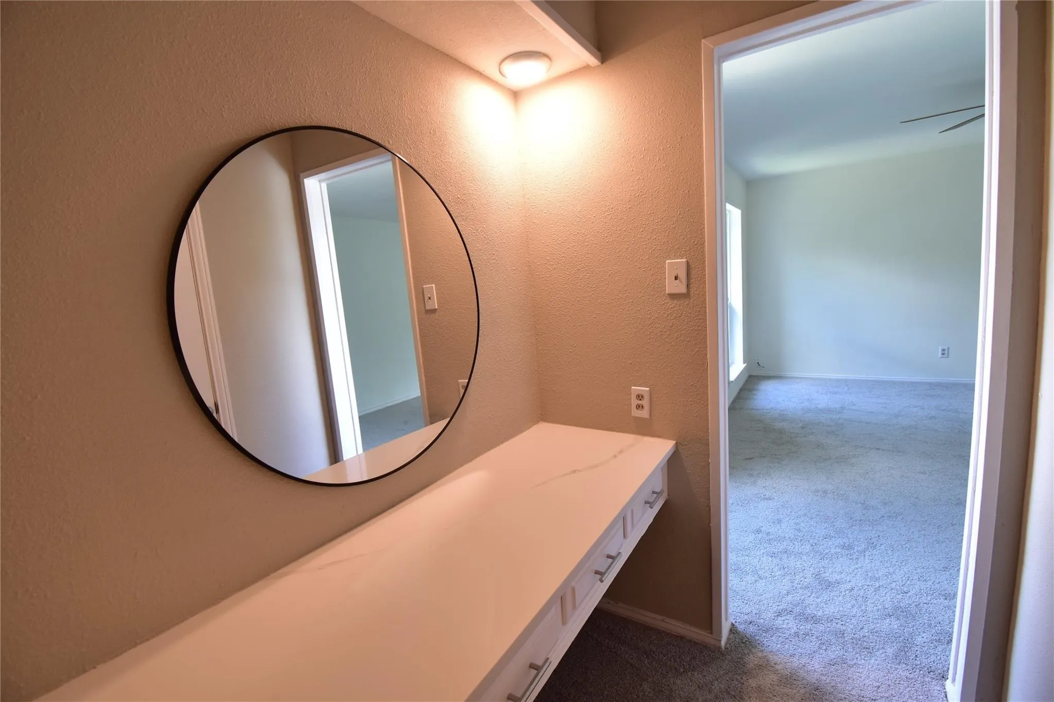 Dresser room