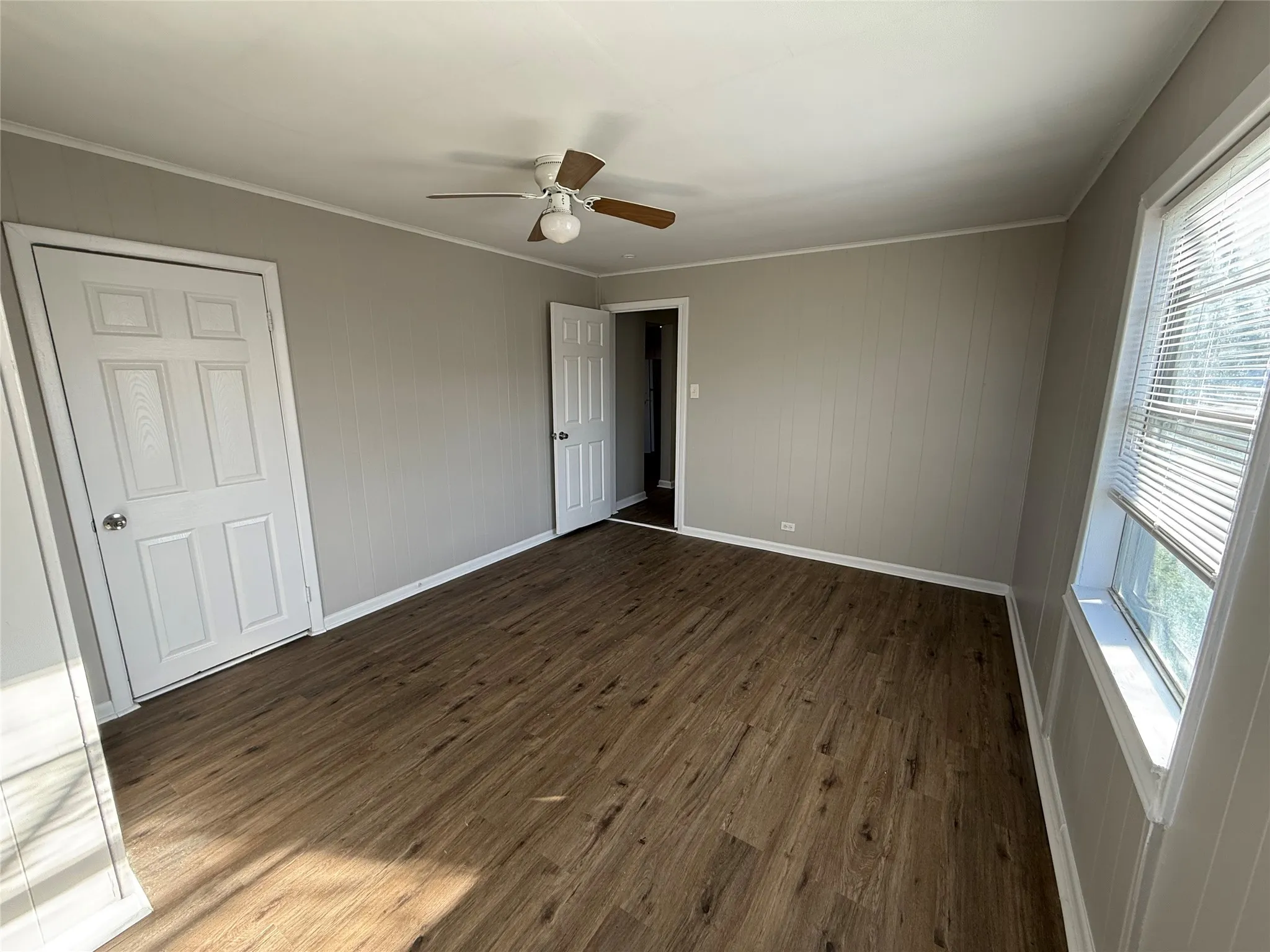 Single Family Residence For Rent in Grayson County , 430 E Parnell Street, Denison, Texas 75021, 3 Bedroom, 1 Bathroom, Garage spaces, 996 Sqft, built in 1940, mls#21317866, Real Estate Agent in Denison, Homes For Rent in Grayson county, Homes For Rent in Denison, Realtor in Denison Texas, Real Estate Brokerage Independent Realty Texas, Luminita Cordes Realtor