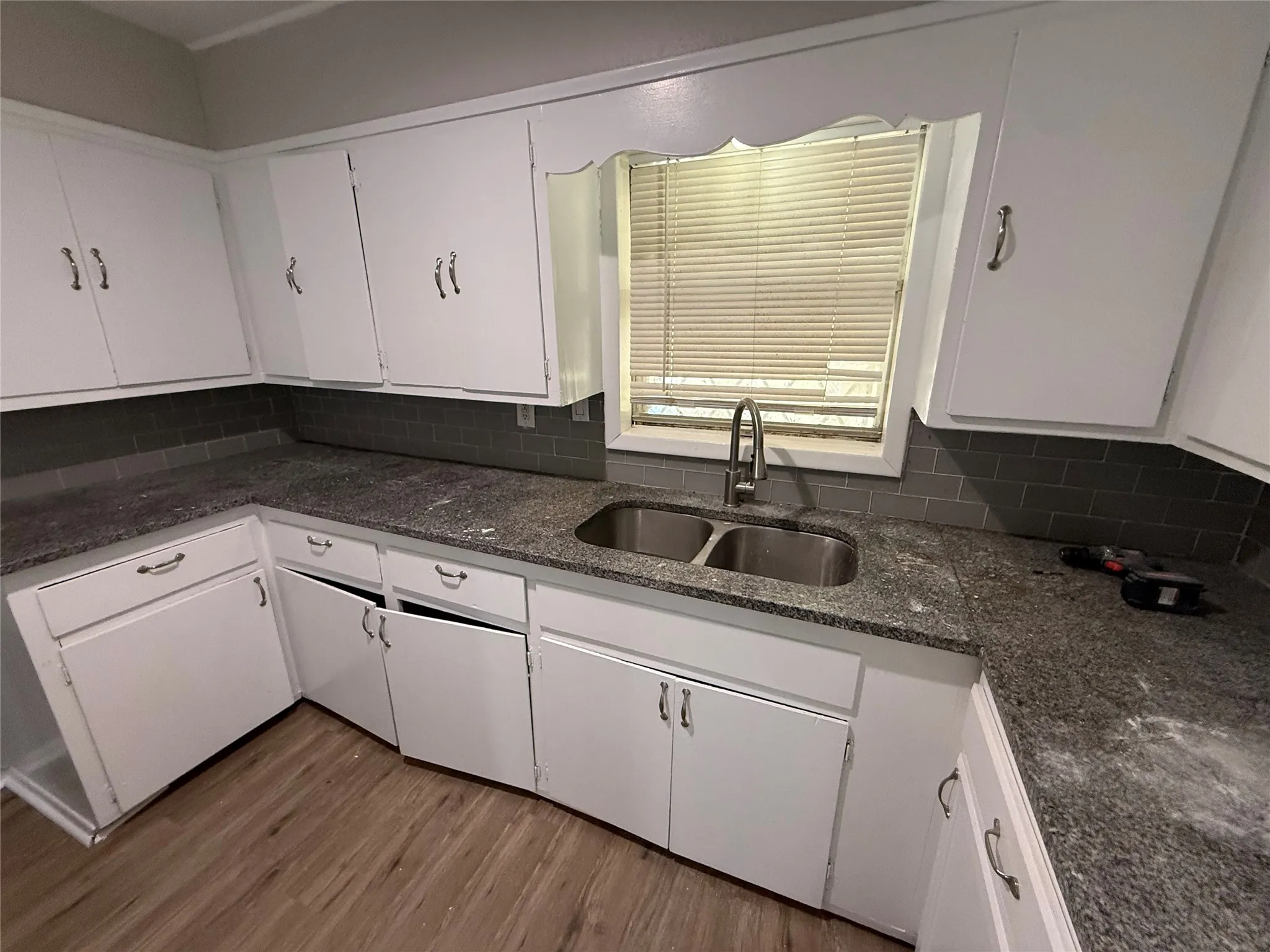 Single Family Residence For Rent in Grayson County , 430 E Parnell Street, Denison, Texas 75021, 3 Bedroom, 1 Bathroom, Garage spaces, 996 Sqft, built in 1940, mls#21317866, Real Estate Agent in Denison, Homes For Rent in Grayson county, Homes For Rent in Denison, Realtor in Denison Texas, Real Estate Brokerage Independent Realty Texas, Luminita Cordes Realtor