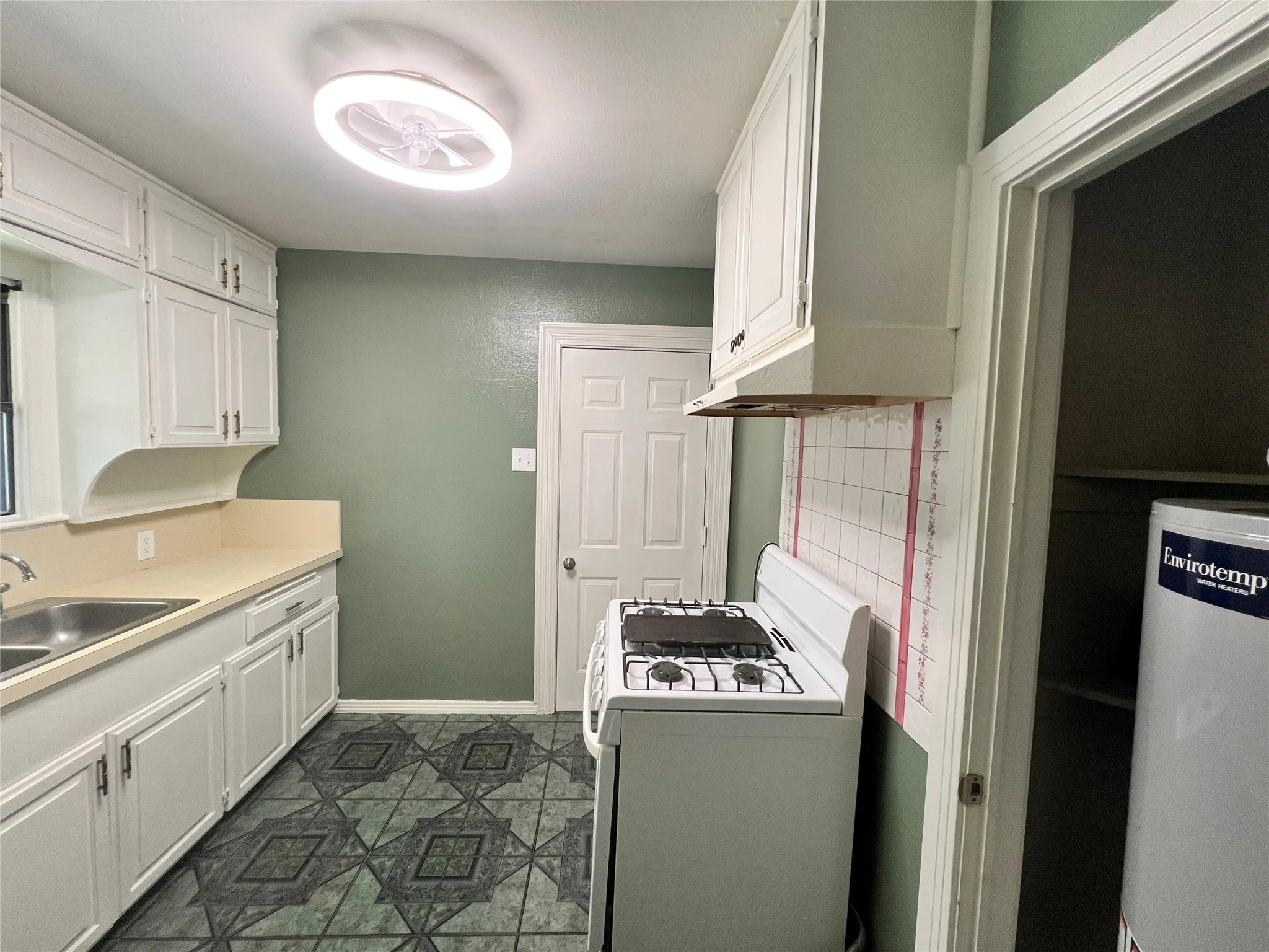 Single Family Residence For Sale in Dallas County , 6714 Day Street, Dallas, Texas 75227, 3 Bedroom, 2 Bathroom, Garage spaces, 1,243 Sqft, built in 1948, mls#21316800, Real Estate Agent in Dallas, Homes For Sale in Dallas county, Homes For Sale in Dallas, Realtor in Dallas Texas, Real Estate Brokerage Independent Realty Texas, Luminita Cordes Realtor