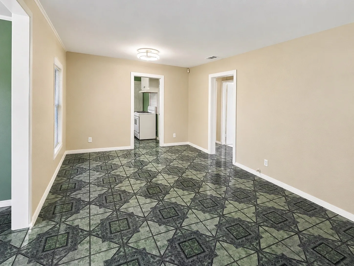 Single Family Residence For Sale in Dallas County , 6714 Day Street, Dallas, Texas 75227, 3 Bedroom, 2 Bathroom, Garage spaces, 1,243 Sqft, built in 1948, mls#21316800, Real Estate Agent in Dallas, Homes For Sale in Dallas county, Homes For Sale in Dallas, Realtor in Dallas Texas, Real Estate Brokerage Independent Realty Texas, Luminita Cordes Realtor