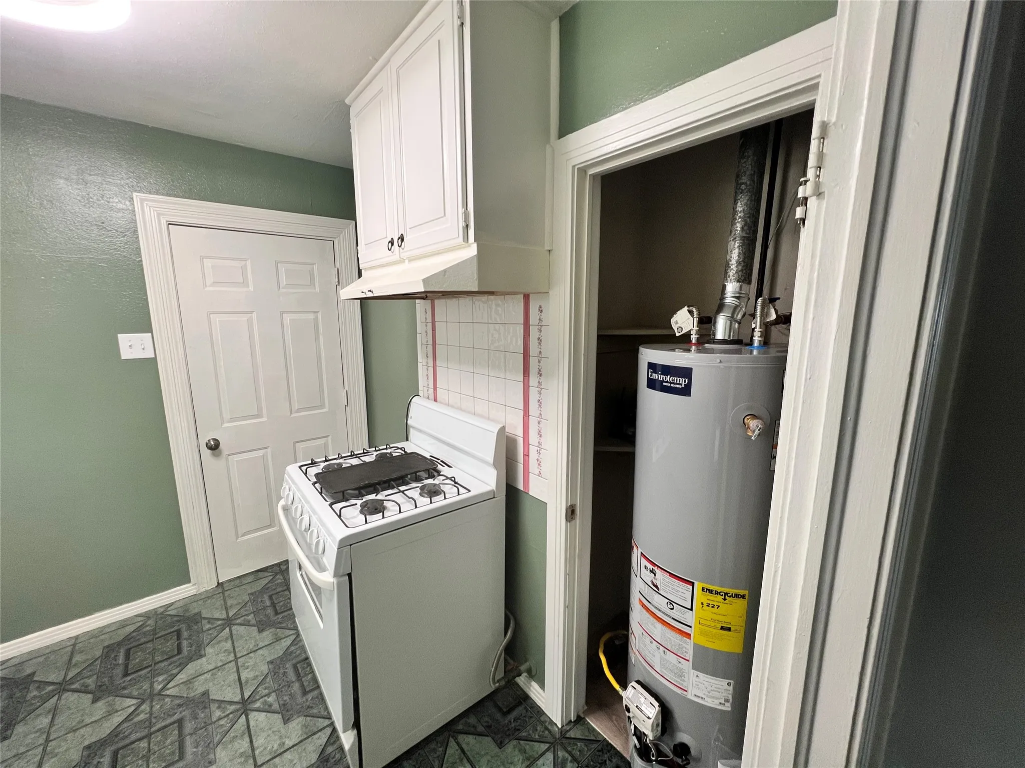Single Family Residence For Sale in Dallas County , 6714 Day Street, Dallas, Texas 75227, 3 Bedroom, 2 Bathroom, Garage spaces, 1,243 Sqft, built in 1948, mls#21316800, Real Estate Agent in Dallas, Homes For Sale in Dallas county, Homes For Sale in Dallas, Realtor in Dallas Texas, Real Estate Brokerage Independent Realty Texas, Luminita Cordes Realtor