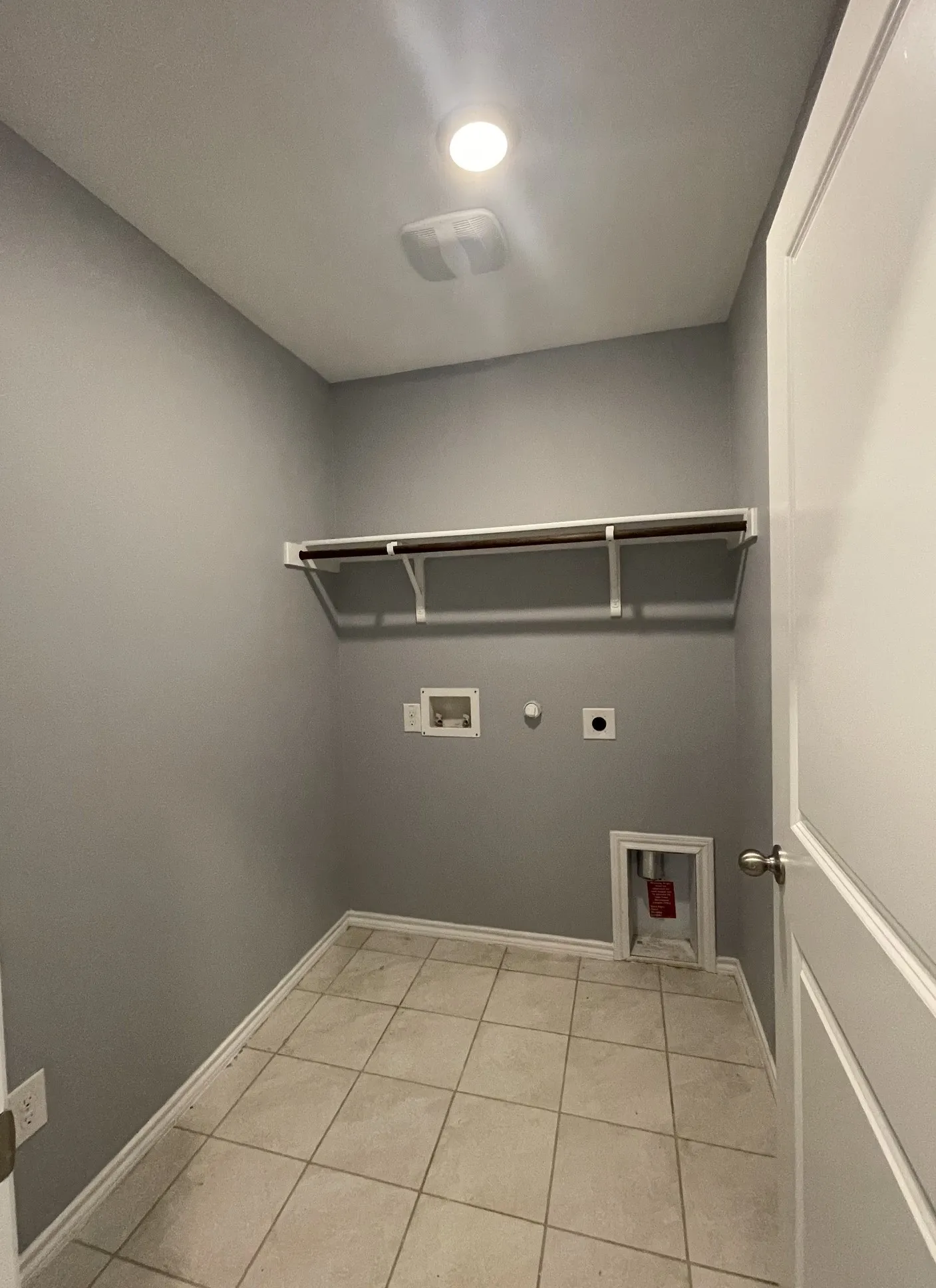 Single Family Residence For Sale in Denton County , 825 Alton Drive, Aubrey, Texas 76227, 3 Bedroom, 2 Bathroom, 2 Garage spaces, 1,258 Sqft, built in 2019, mls#21314677, Real Estate Agent in Aubrey, Homes For Sale in Denton county, Homes For Sale in Aubrey, Realtor in Aubrey Texas, Real Estate Brokerage Independent Realty Texas, Luminita Cordes Realtor