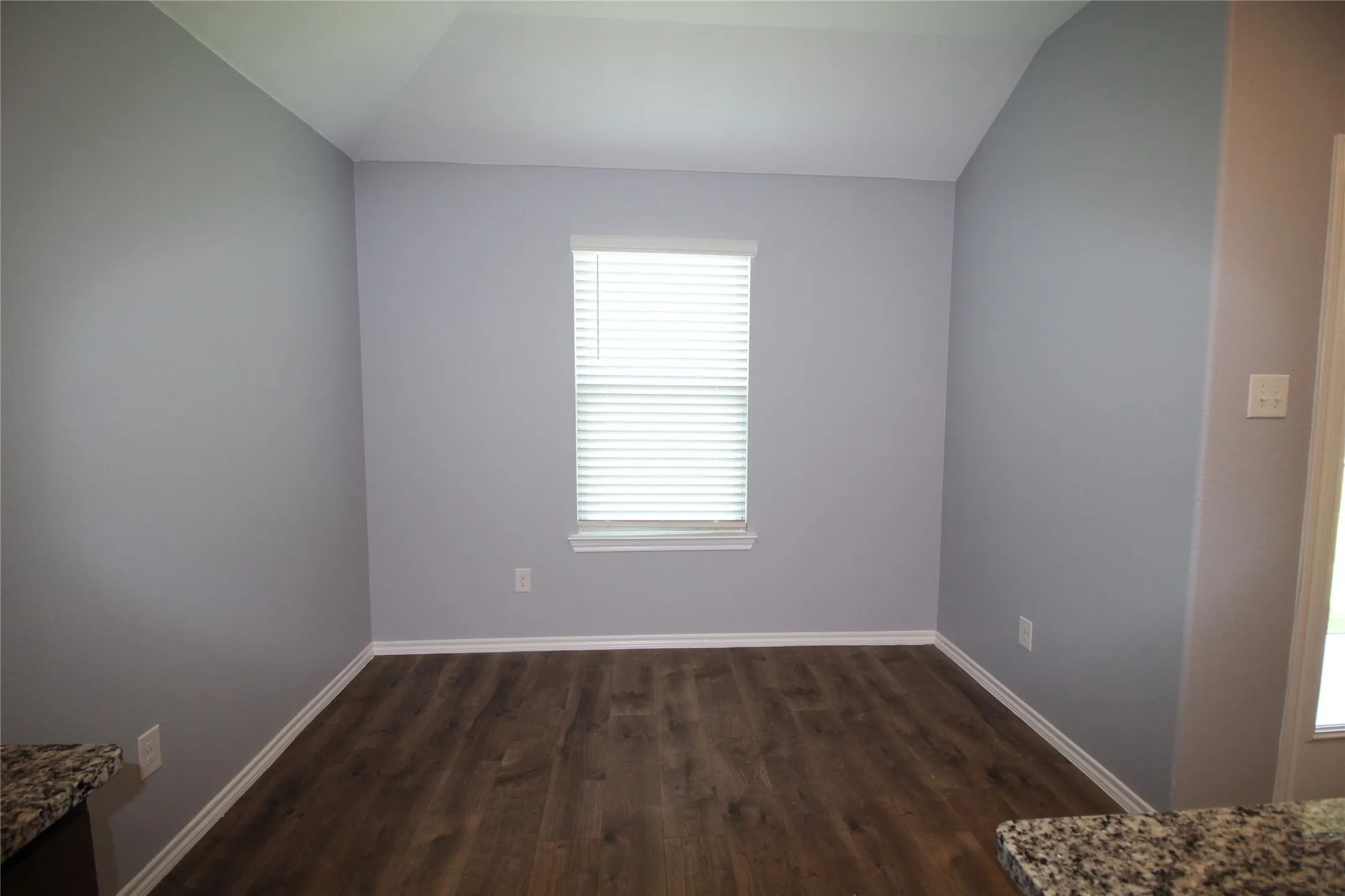 Single Family Residence For Sale in Denton County , 825 Alton Drive, Aubrey, Texas 76227, 3 Bedroom, 2 Bathroom, 2 Garage spaces, 1,258 Sqft, built in 2019, mls#21314677, Real Estate Agent in Aubrey, Homes For Sale in Denton county, Homes For Sale in Aubrey, Realtor in Aubrey Texas, Real Estate Brokerage Independent Realty Texas, Luminita Cordes Realtor