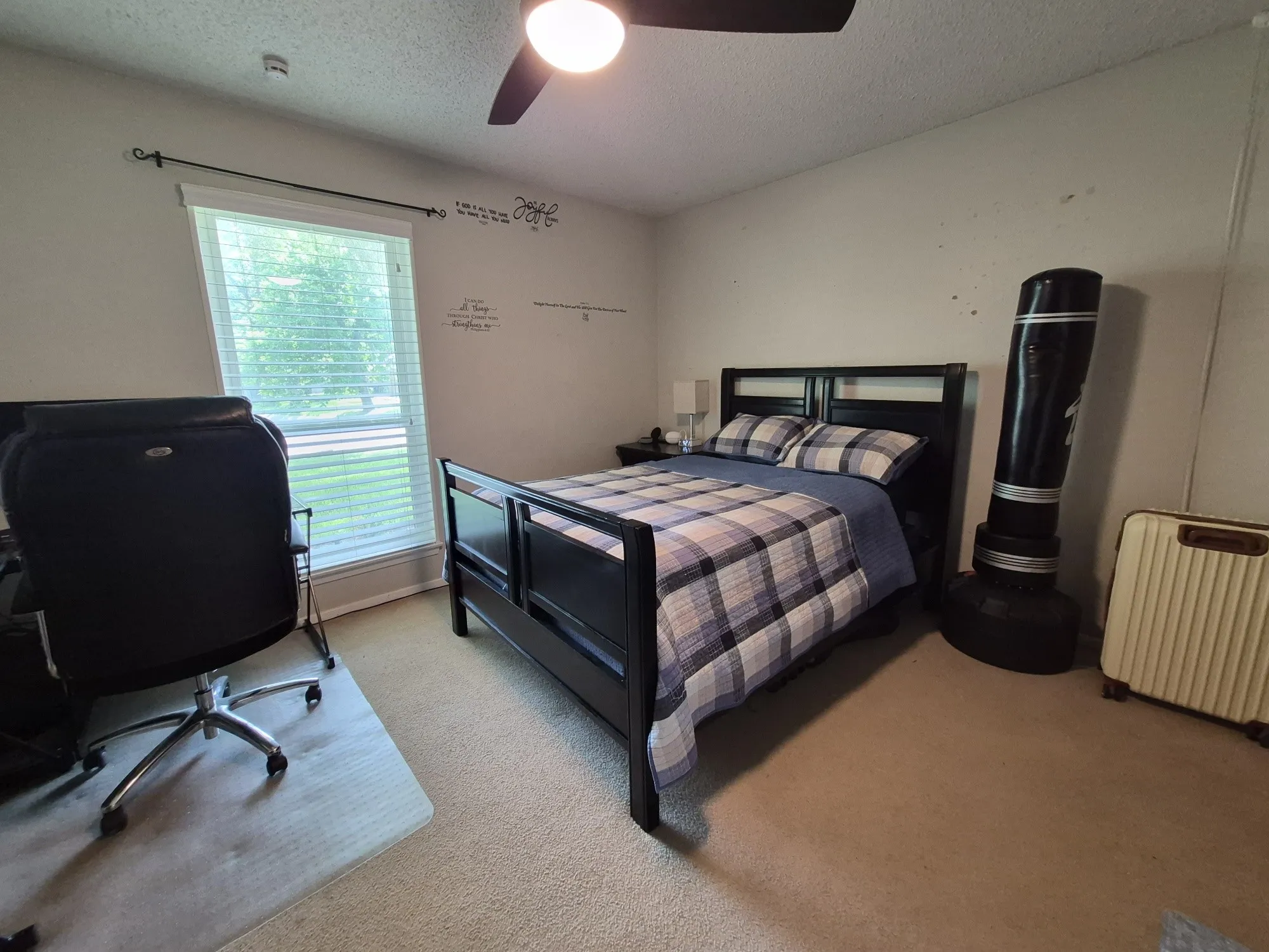 Single Family Residence For Sale in Mc Lennan County , 405 W Lindenwood Lane, Hewitt, Texas 76643, 4 Bedroom, 2 Bathroom, 2 Garage spaces, 2,249 Sqft, built in 1976, mls#21317741, Real Estate Agent in Hewitt, Homes For Sale in Mc Lennan county, Homes For Sale in Hewitt, Realtor in Hewitt Texas, Real Estate Brokerage Independent Realty Texas, Luminita Cordes Realtor