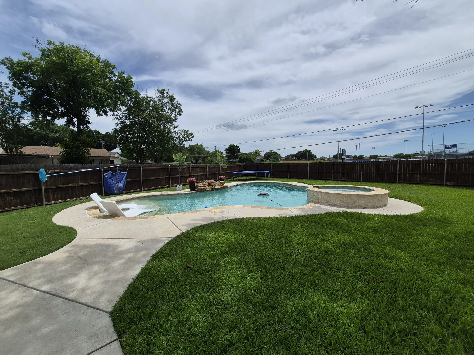 Single Family Residence For Sale in Mc Lennan County , 405 W Lindenwood Lane, Hewitt, Texas 76643, 4 Bedroom, 2 Bathroom, 2 Garage spaces, 2,249 Sqft, built in 1976, mls#21317741, Real Estate Agent in Hewitt, Homes For Sale in Mc Lennan county, Homes For Sale in Hewitt, Realtor in Hewitt Texas, Real Estate Brokerage Independent Realty Texas, Luminita Cordes Realtor