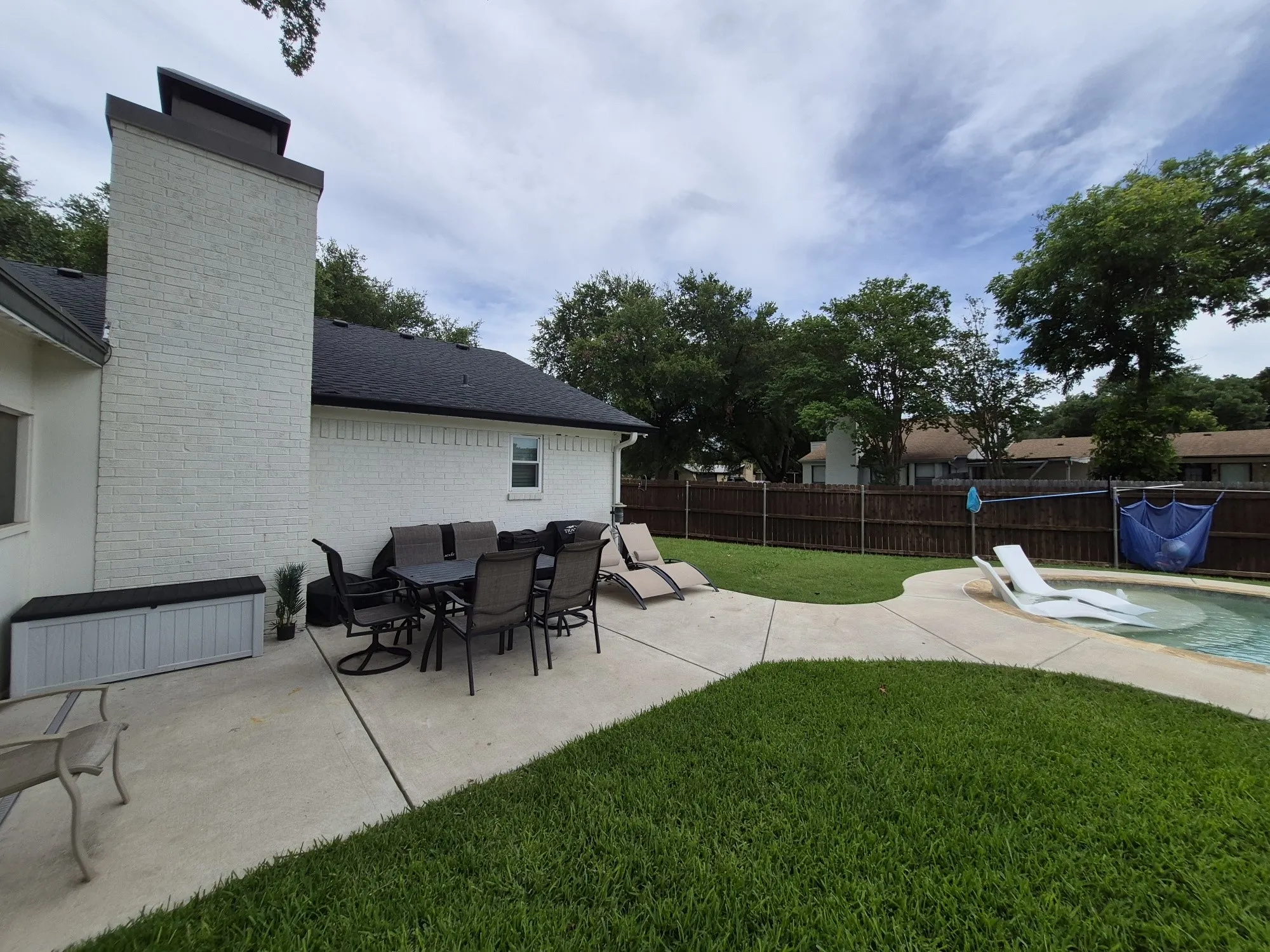 Single Family Residence For Sale in Mc Lennan County , 405 W Lindenwood Lane, Hewitt, Texas 76643, 4 Bedroom, 2 Bathroom, 2 Garage spaces, 2,249 Sqft, built in 1976, mls#21317741, Real Estate Agent in Hewitt, Homes For Sale in Mc Lennan county, Homes For Sale in Hewitt, Realtor in Hewitt Texas, Real Estate Brokerage Independent Realty Texas, Luminita Cordes Realtor