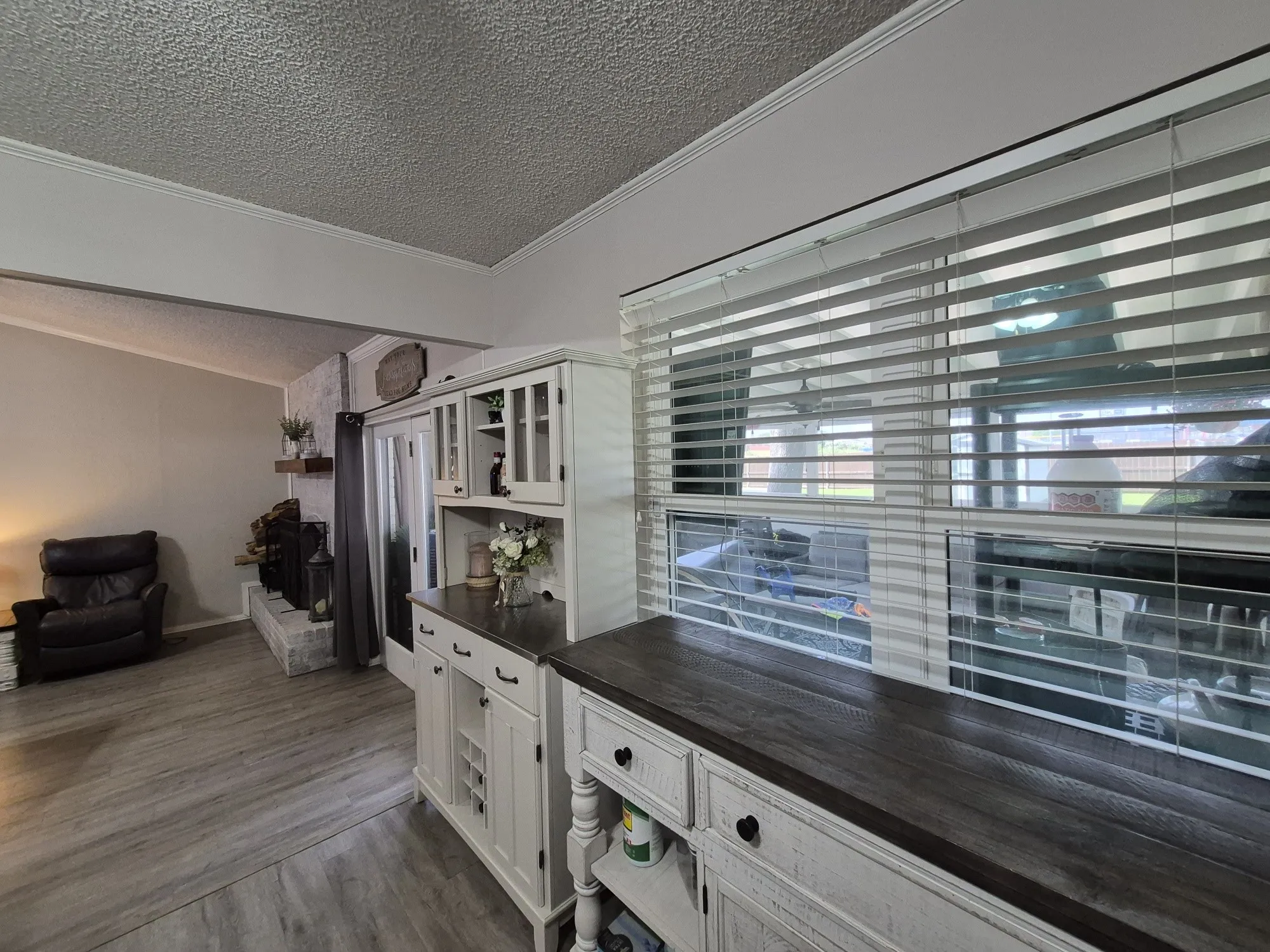 Single Family Residence For Sale in Mc Lennan County , 405 W Lindenwood Lane, Hewitt, Texas 76643, 4 Bedroom, 2 Bathroom, 2 Garage spaces, 2,249 Sqft, built in 1976, mls#21317741, Real Estate Agent in Hewitt, Homes For Sale in Mc Lennan county, Homes For Sale in Hewitt, Realtor in Hewitt Texas, Real Estate Brokerage Independent Realty Texas, Luminita Cordes Realtor