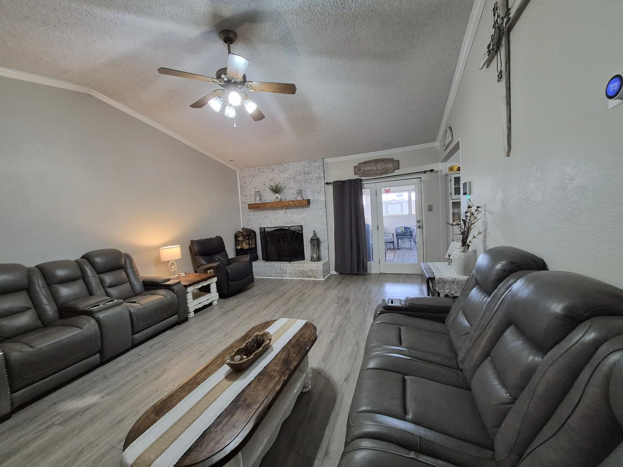 Single Family Residence For Sale in Mc Lennan County , 405 W Lindenwood Lane, Hewitt, Texas 76643, 4 Bedroom, 2 Bathroom, 2 Garage spaces, 2,249 Sqft, built in 1976, mls#21317741, Real Estate Agent in Hewitt, Homes For Sale in Mc Lennan county, Homes For Sale in Hewitt, Realtor in Hewitt Texas, Real Estate Brokerage Independent Realty Texas, Luminita Cordes Realtor