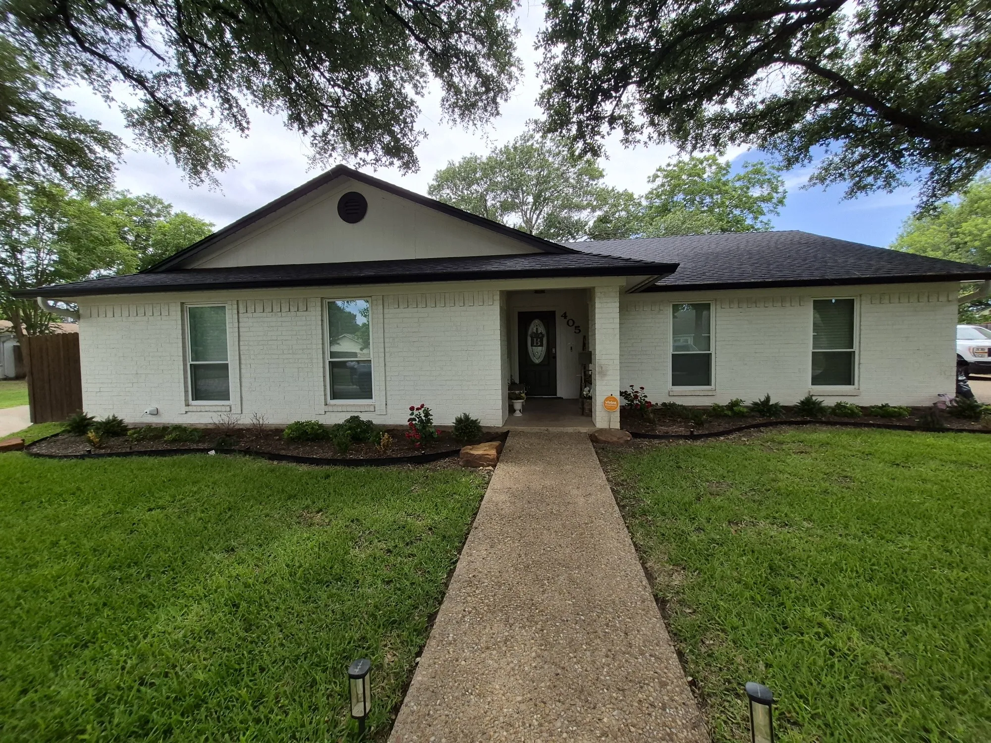 Single Family Residence For Sale in Mc Lennan County , 405 W Lindenwood Lane, Hewitt, Texas 76643, 4 Bedroom, 2 Bathroom, 2 Garage spaces, 2,249 Sqft, built in 1976, mls#21317741, Real Estate Agent in Hewitt, Homes For Sale in Mc Lennan county, Homes For Sale in Hewitt, Realtor in Hewitt Texas, Real Estate Brokerage Independent Realty Texas, Luminita Cordes Realtor