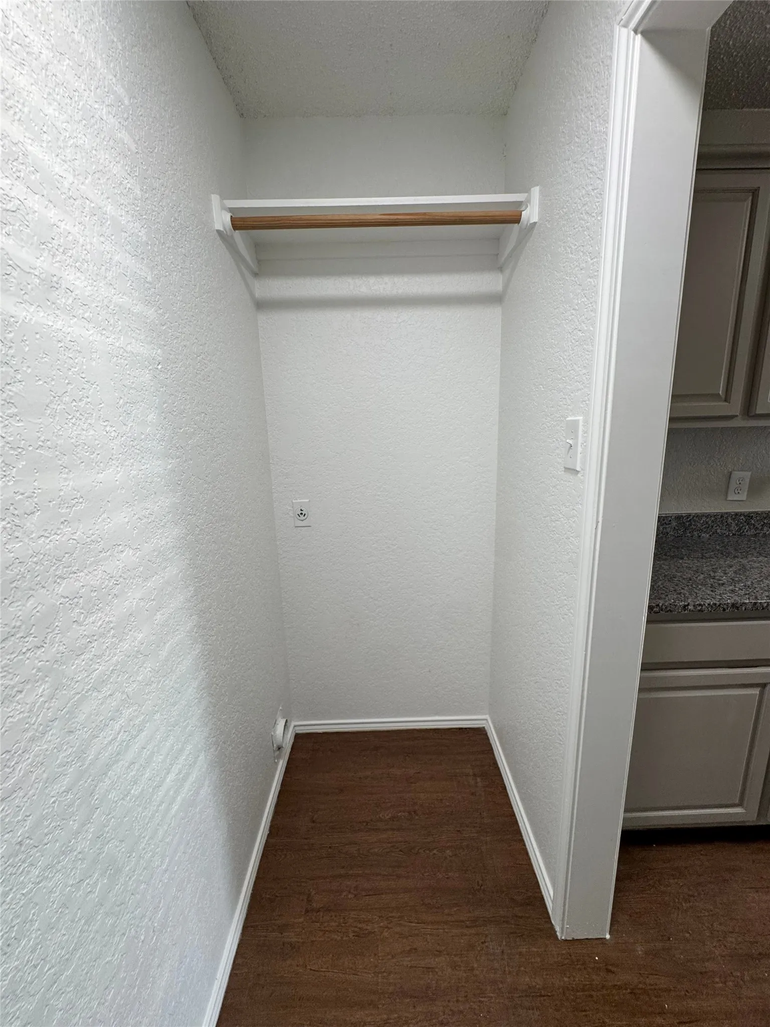 Duplex For Rent in Tarrant County , 4512 Trysail Drive, Fort Worth, Texas 76135, 2 Bedroom, 2 Bathroom, Garage spaces, 1,080 Sqft, built in 1986, mls#21317873, Real Estate Agent in Fort Worth, Homes For Rent in Tarrant county, Homes For Rent in Fort Worth, Realtor in Fort Worth Texas, Real Estate Brokerage Independent Realty Texas, Luminita Cordes Realtor