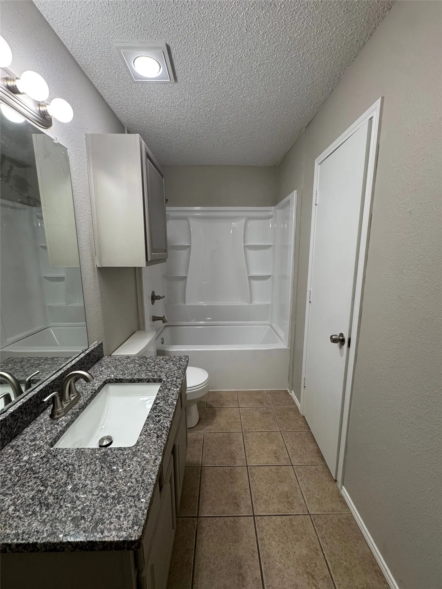 Duplex For Rent in Tarrant County , 4512 Trysail Drive, Fort Worth, Texas 76135, 2 Bedroom, 2 Bathroom, Garage spaces, 1,080 Sqft, built in 1986, mls#21317873, Real Estate Agent in Fort Worth, Homes For Rent in Tarrant county, Homes For Rent in Fort Worth, Realtor in Fort Worth Texas, Real Estate Brokerage Independent Realty Texas, Luminita Cordes Realtor
