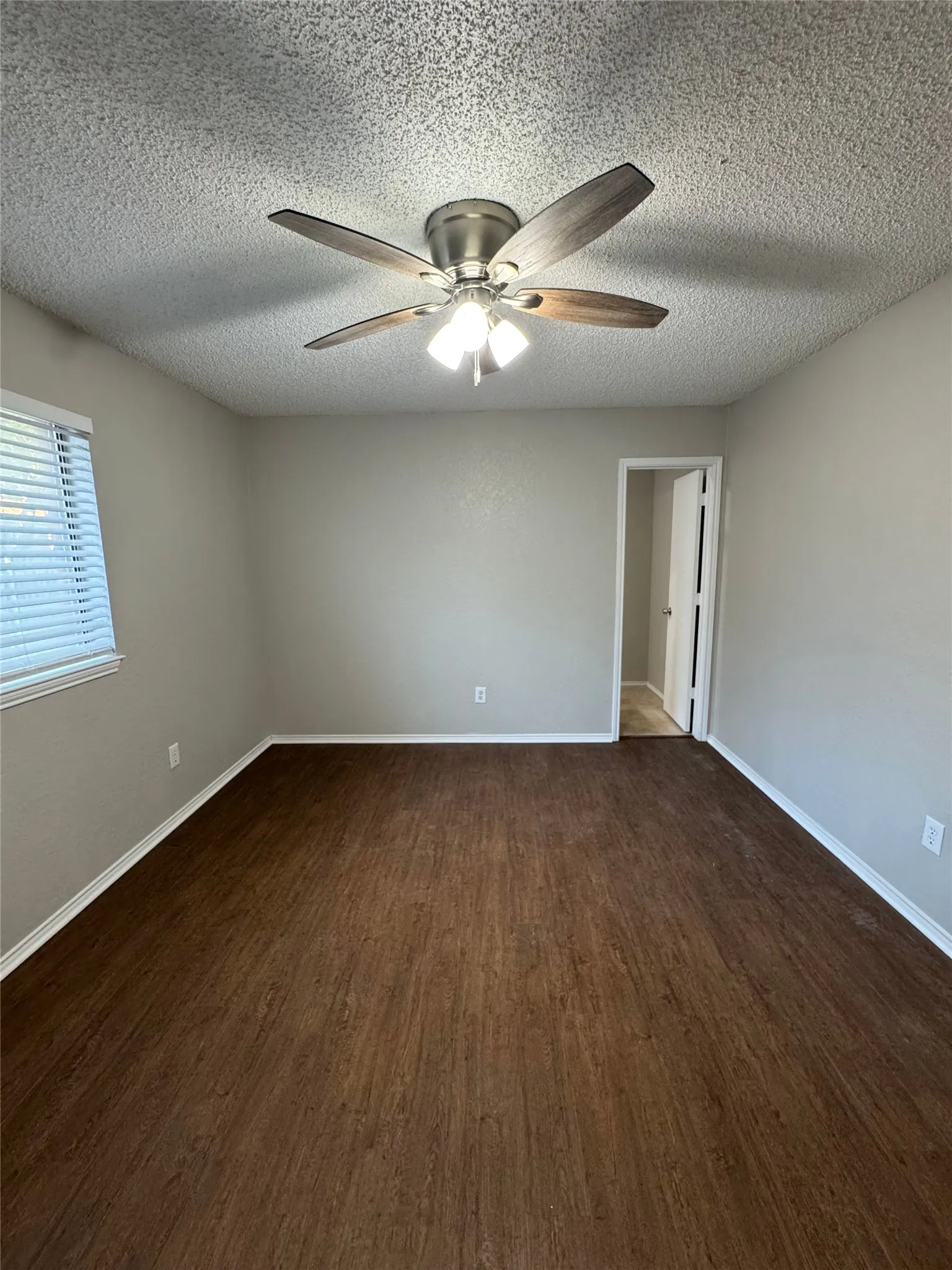 Duplex For Rent in Tarrant County , 4512 Trysail Drive, Fort Worth, Texas 76135, 2 Bedroom, 2 Bathroom, Garage spaces, 1,080 Sqft, built in 1986, mls#21317873, Real Estate Agent in Fort Worth, Homes For Rent in Tarrant county, Homes For Rent in Fort Worth, Realtor in Fort Worth Texas, Real Estate Brokerage Independent Realty Texas, Luminita Cordes Realtor