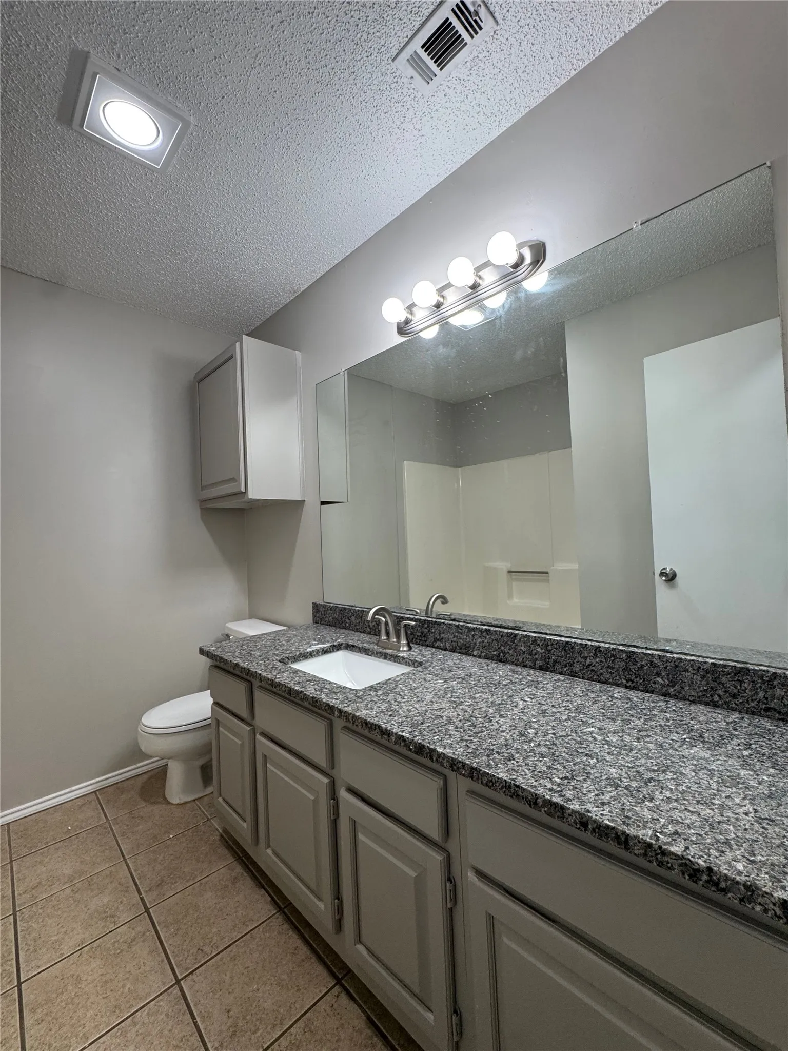 Duplex For Rent in Tarrant County , 4512 Trysail Drive, Fort Worth, Texas 76135, 2 Bedroom, 2 Bathroom, Garage spaces, 1,080 Sqft, built in 1986, mls#21317873, Real Estate Agent in Fort Worth, Homes For Rent in Tarrant county, Homes For Rent in Fort Worth, Realtor in Fort Worth Texas, Real Estate Brokerage Independent Realty Texas, Luminita Cordes Realtor