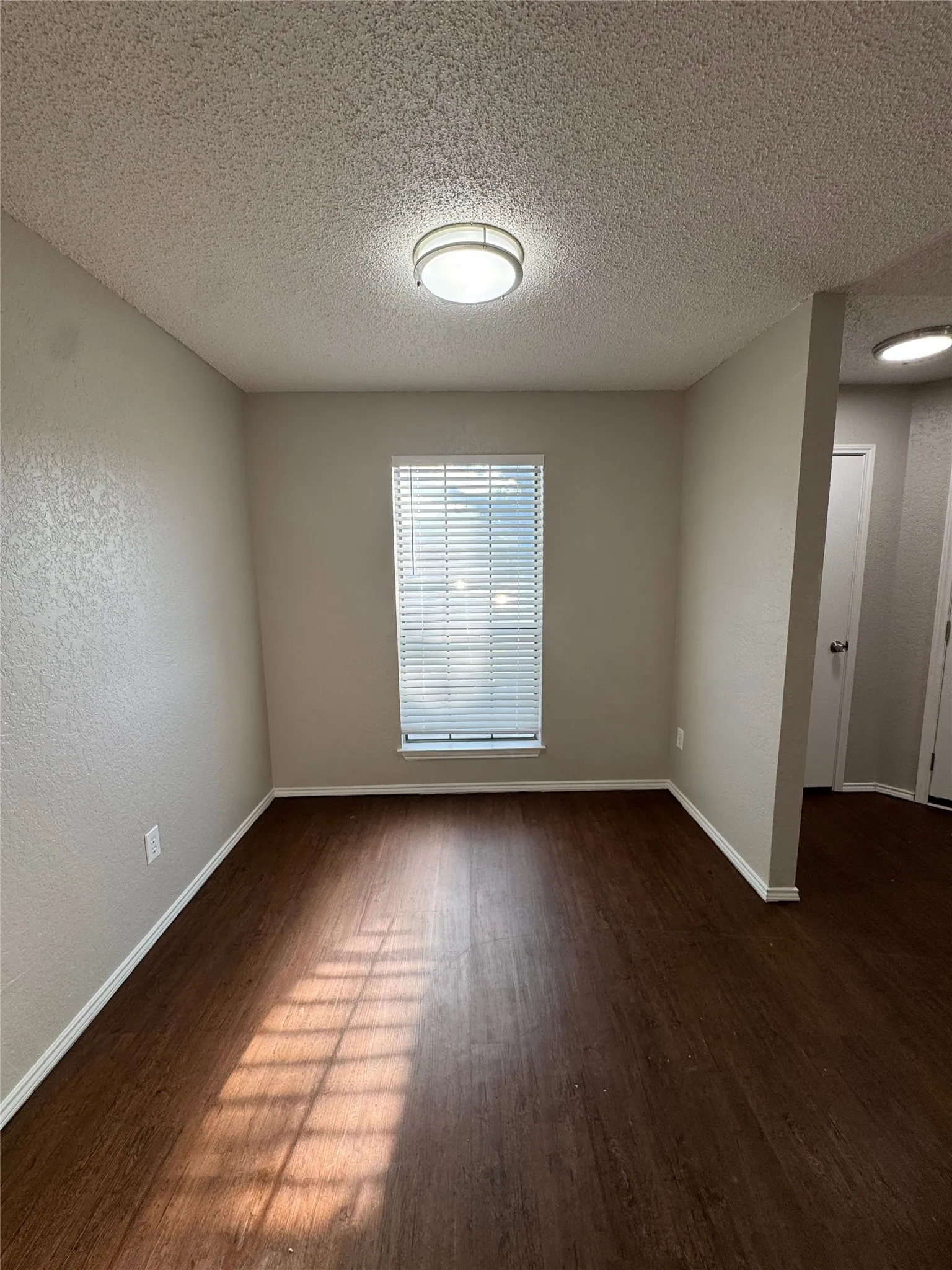 Duplex For Rent in Tarrant County , 4512 Trysail Drive, Fort Worth, Texas 76135, 2 Bedroom, 2 Bathroom, Garage spaces, 1,080 Sqft, built in 1986, mls#21317873, Real Estate Agent in Fort Worth, Homes For Rent in Tarrant county, Homes For Rent in Fort Worth, Realtor in Fort Worth Texas, Real Estate Brokerage Independent Realty Texas, Luminita Cordes Realtor