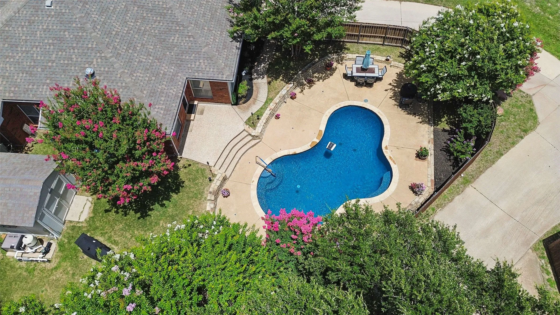 Single Family Residence For Sale in Collin County , 11917 Galleon Road, Frisco, Texas 75035, 4 Bedroom, 2 Bathroom, 2 Garage spaces, 2,337 Sqft, built in 1995, mls#21317575, Real Estate Agent in Frisco, Homes For Sale in Collin county, Homes For Sale in Frisco, Realtor in Frisco Texas, Real Estate Brokerage Independent Realty Texas, Luminita Cordes Realtor