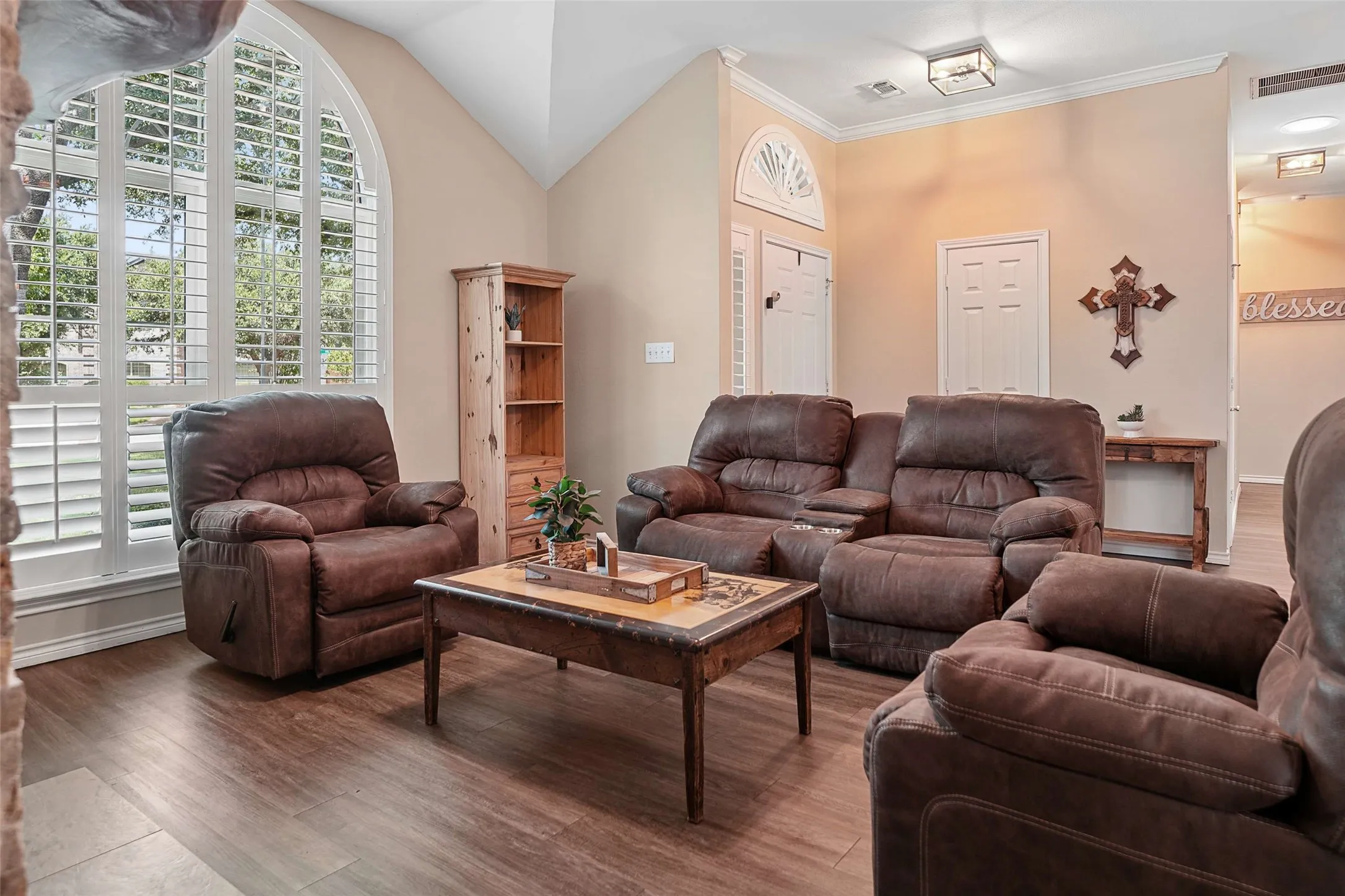 Single Family Residence For Sale in Collin County , 11917 Galleon Road, Frisco, Texas 75035, 4 Bedroom, 2 Bathroom, 2 Garage spaces, 2,337 Sqft, built in 1995, mls#21317575, Real Estate Agent in Frisco, Homes For Sale in Collin county, Homes For Sale in Frisco, Realtor in Frisco Texas, Real Estate Brokerage Independent Realty Texas, Luminita Cordes Realtor