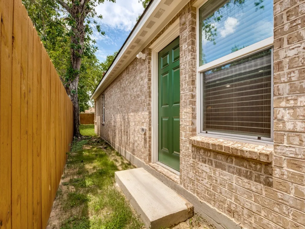 Single Family Residence For Sale in Dallas County , 3327 Garden Lane, Dallas, Texas 75215, 3 Bedroom, 2 Bathroom, 1 Garage spaces, 2,120 Sqft, built in 2026, mls#21317887, Real Estate Agent in Dallas, Homes For Sale in Dallas county, Homes For Sale in Dallas, Realtor in Dallas Texas, Real Estate Brokerage Independent Realty Texas, Luminita Cordes Realtor