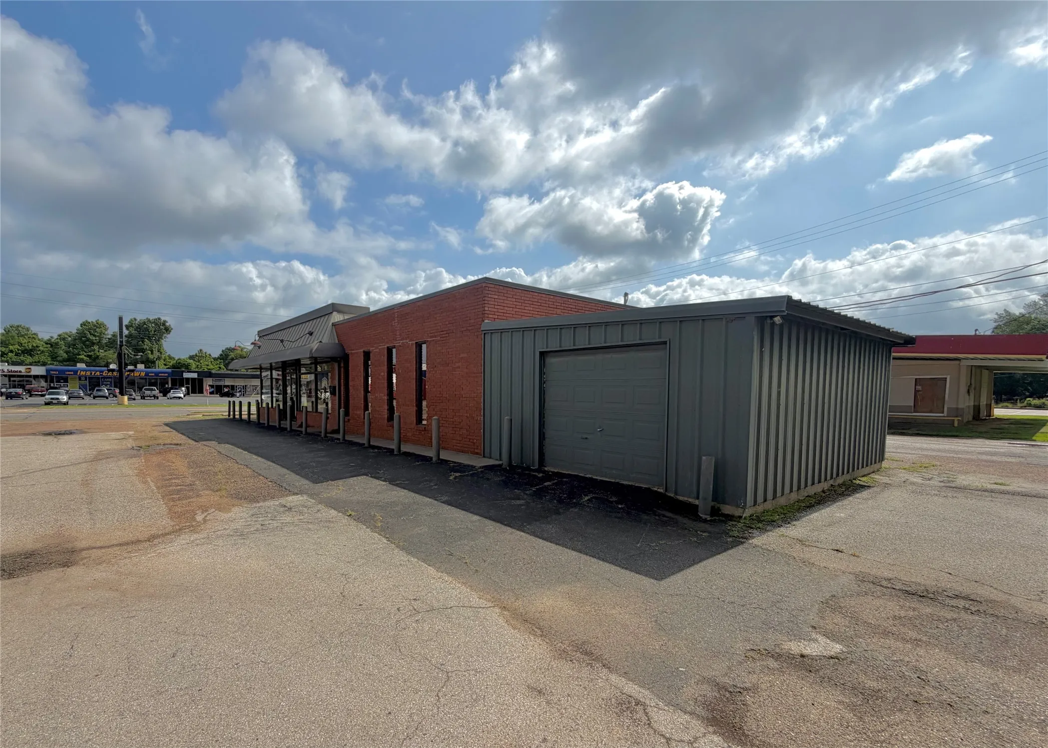 Business For Sale in Harrison County , 1210 E Grande Ave, Marshall, Texas 75672, 0, 0, Garage spaces, 0 Sqft, built in 1971, mls#21317888, Real Estate Agent in Marshall, Homes For Sale in Harrison county, Homes For Sale in Marshall, Realtor in Marshall Texas, Real Estate Brokerage Independent Realty Texas, Luminita Cordes Realtor
