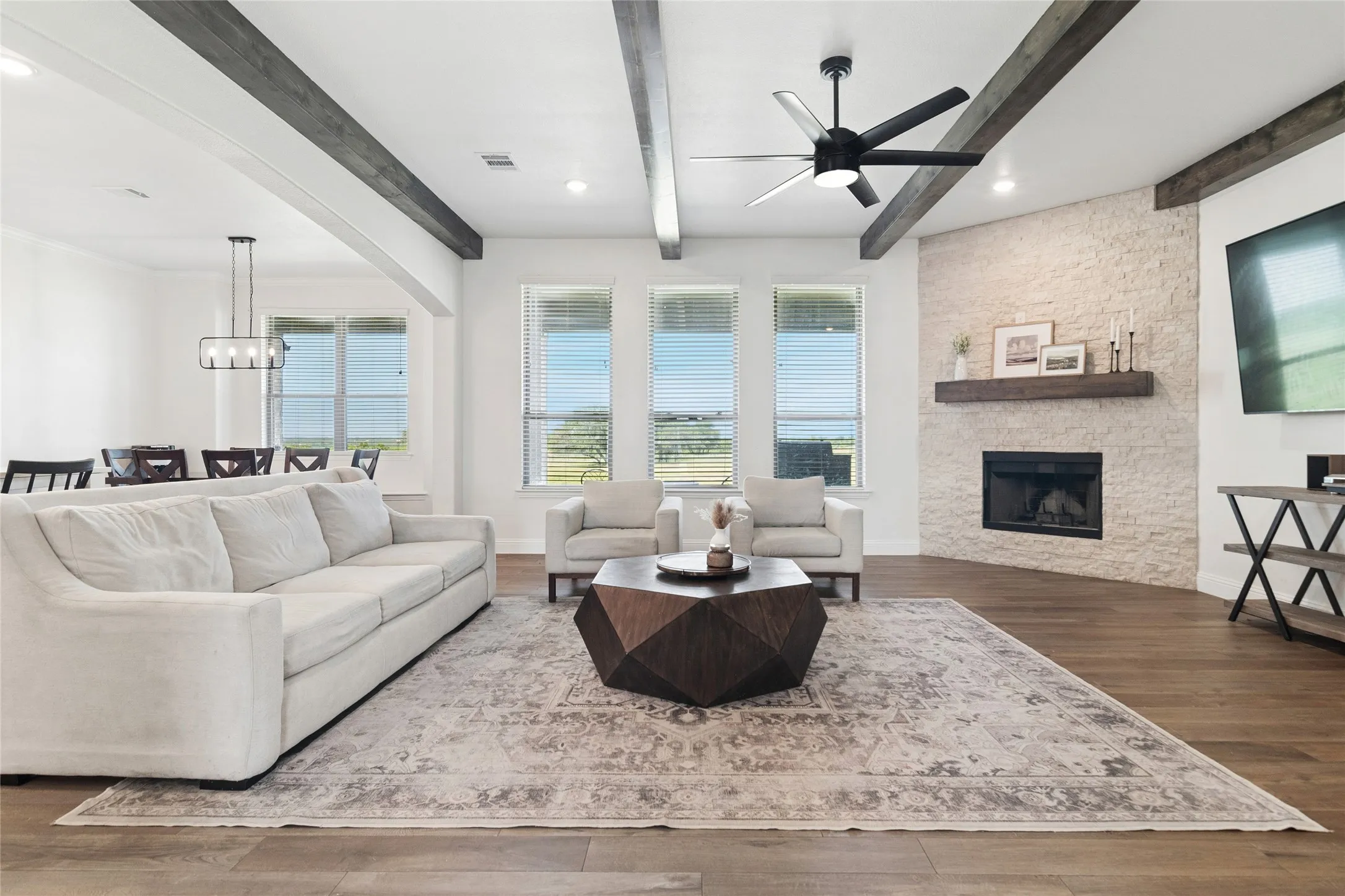 Single Family Residence For Sale in Parker County , 587 Old Agnes Road, Weatherford, Texas 76088, 4 Bedroom, 3 Bathroom, 3 Garage spaces, 2,687 Sqft, built in 2022, mls#21248443, Real Estate Agent in Weatherford, Homes For Sale in Parker county, Homes For Sale in Weatherford, Realtor in Weatherford Texas, Real Estate Brokerage Independent Realty Texas, Luminita Cordes Realtor