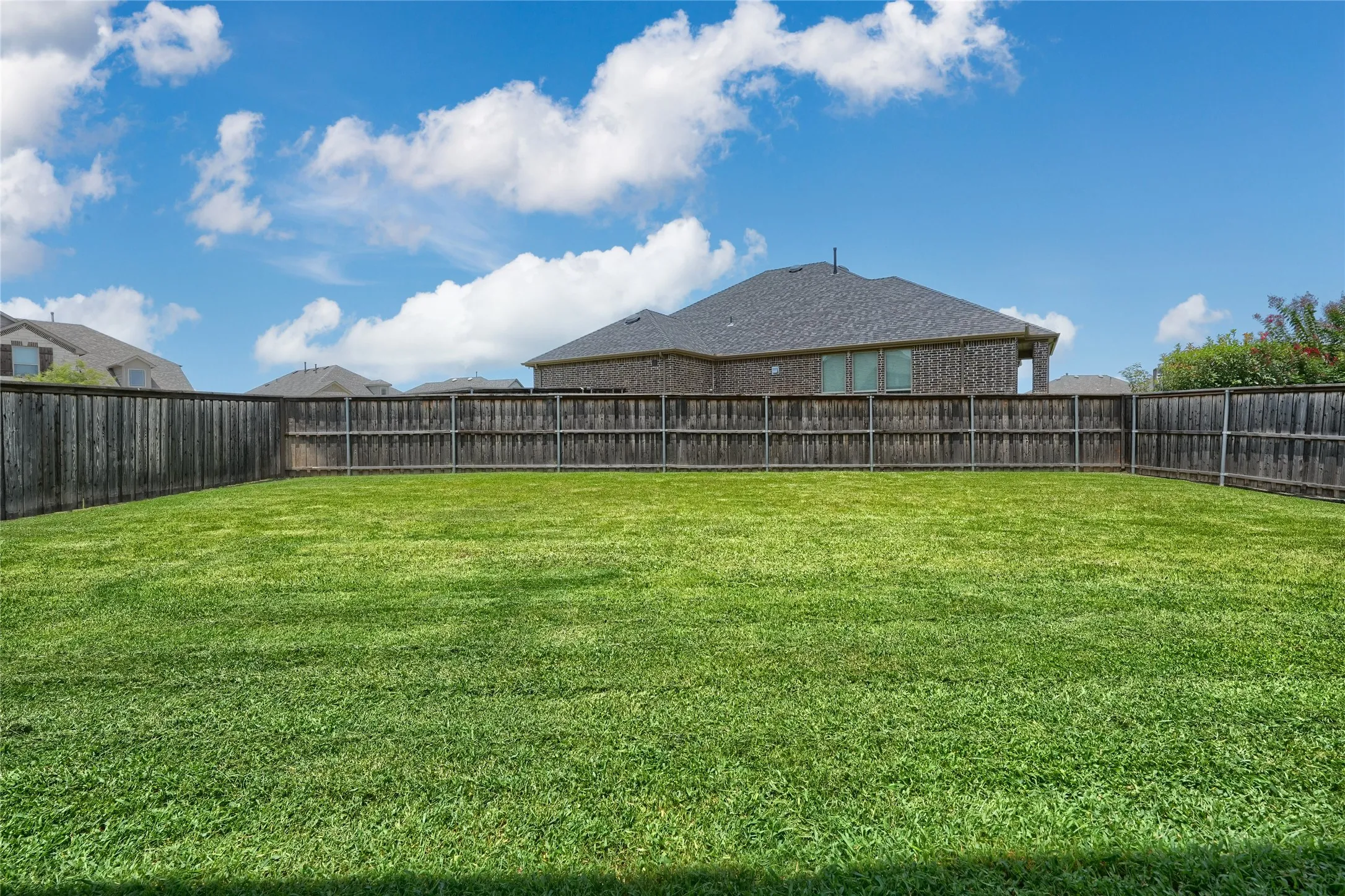 Single Family Residence For Sale in Rockwall County , 1733 Amalfi Drive, Mclendon Chisholm, Texas 75032, 4 Bedroom, 2 Bathroom, 2 Garage spaces, 2,066 Sqft, built in 2018, mls#21317728, Real Estate Agent in Mclendon Chisholm, Homes For Sale in Rockwall county, Homes For Sale in Mclendon Chisholm, Realtor in Mclendon Chisholm Texas, Real Estate Brokerage Independent Realty Texas, Luminita Cordes Realtor