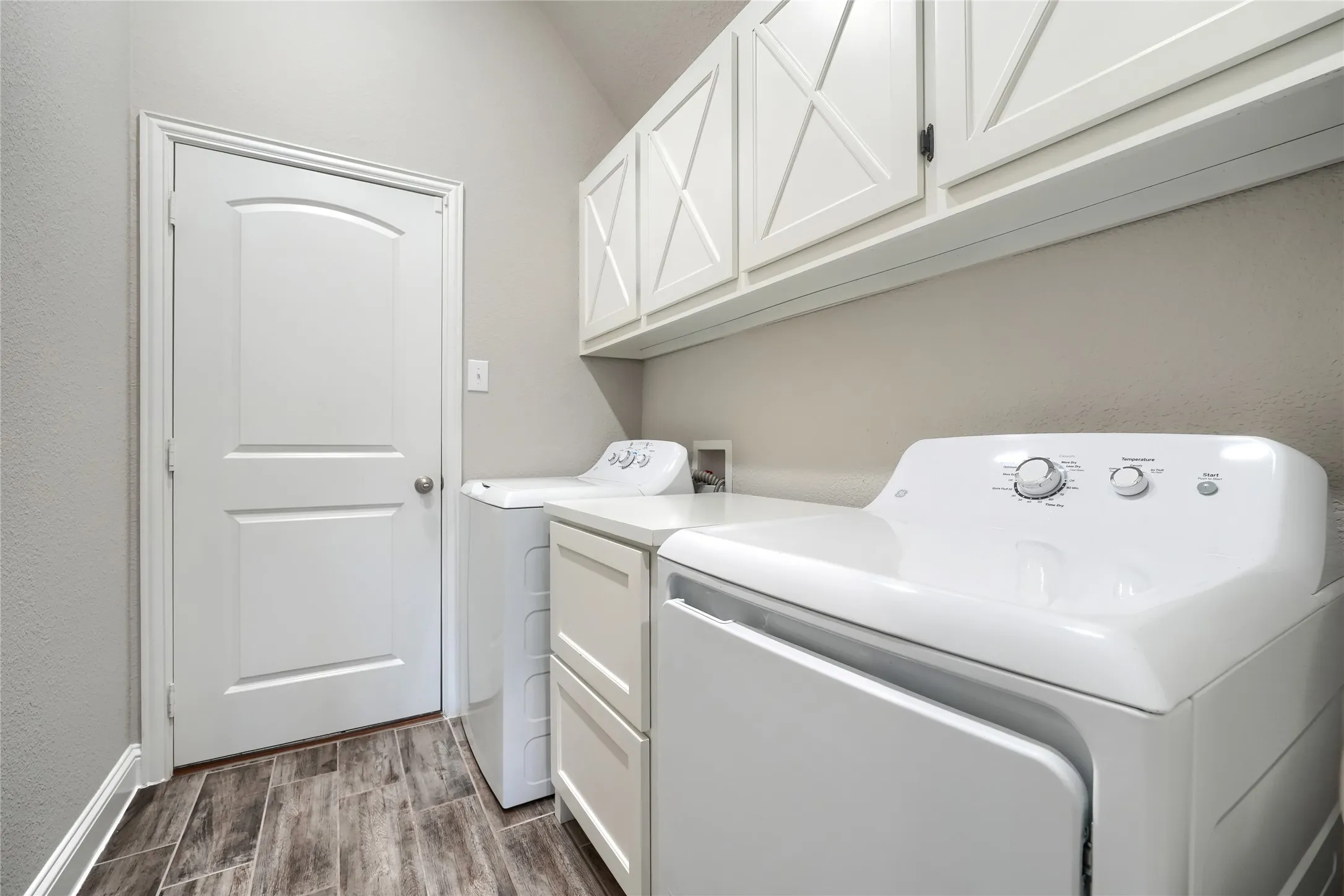Single Family Residence For Sale in Rockwall County , 1733 Amalfi Drive, Mclendon Chisholm, Texas 75032, 4 Bedroom, 2 Bathroom, 2 Garage spaces, 2,066 Sqft, built in 2018, mls#21317728, Real Estate Agent in Mclendon Chisholm, Homes For Sale in Rockwall county, Homes For Sale in Mclendon Chisholm, Realtor in Mclendon Chisholm Texas, Real Estate Brokerage Independent Realty Texas, Luminita Cordes Realtor