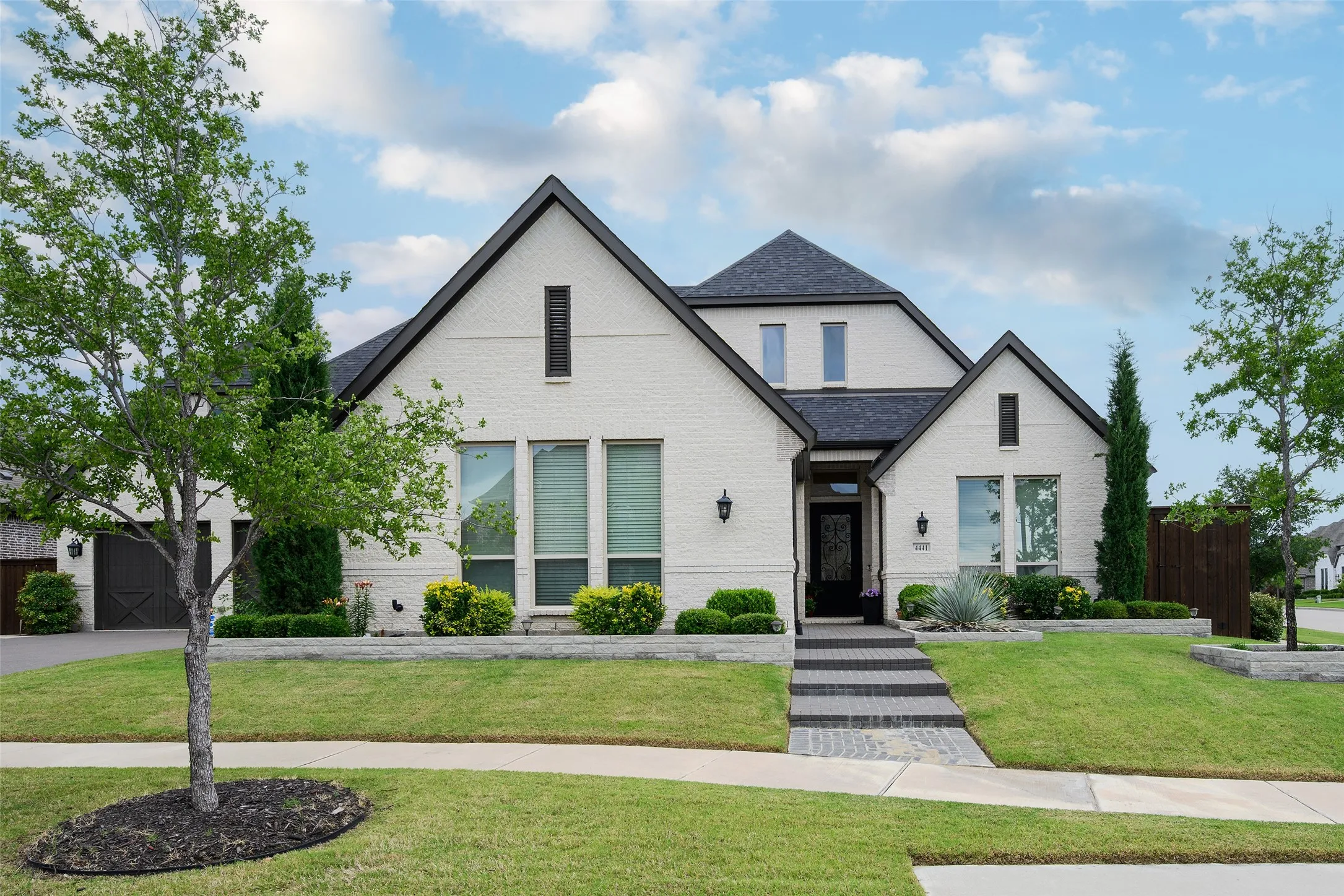 Single Family Residence For Sale in Denton County , 4441 Cotton Belt Drive, Prosper, Texas 75078, 4 Bedroom, 4 Bathroom, 5 Garage spaces, 3,595 Sqft, built in 2020, mls#21317715, Real Estate Agent in Prosper, Homes For Sale in Denton county, Homes For Sale in Prosper, Realtor in Prosper Texas, Real Estate Brokerage Independent Realty Texas, Luminita Cordes Realtor