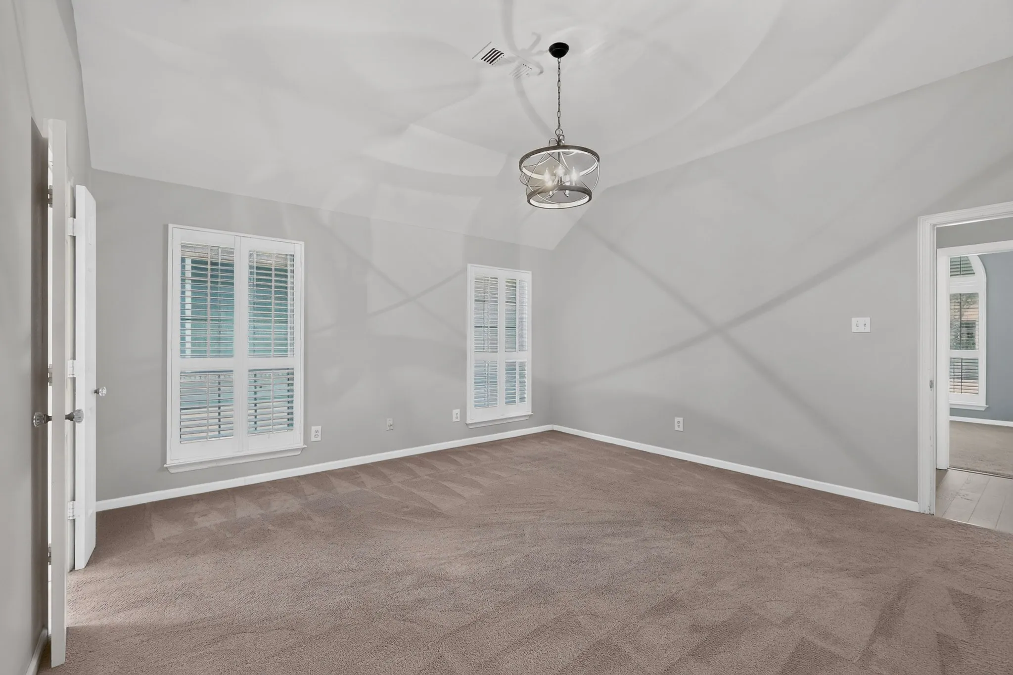 Single Family Residence For Sale in Dallas County , 712 Regalwood Drive, De Soto, Texas 75115, 4 Bedroom, 3 Bathroom, 2 Garage spaces, 2,582 Sqft, built in 1991, mls#21316418, Real Estate Agent in De Soto, Homes For Sale in Dallas county, Homes For Sale in De Soto, Realtor in De Soto Texas, Real Estate Brokerage Independent Realty Texas, Luminita Cordes Realtor