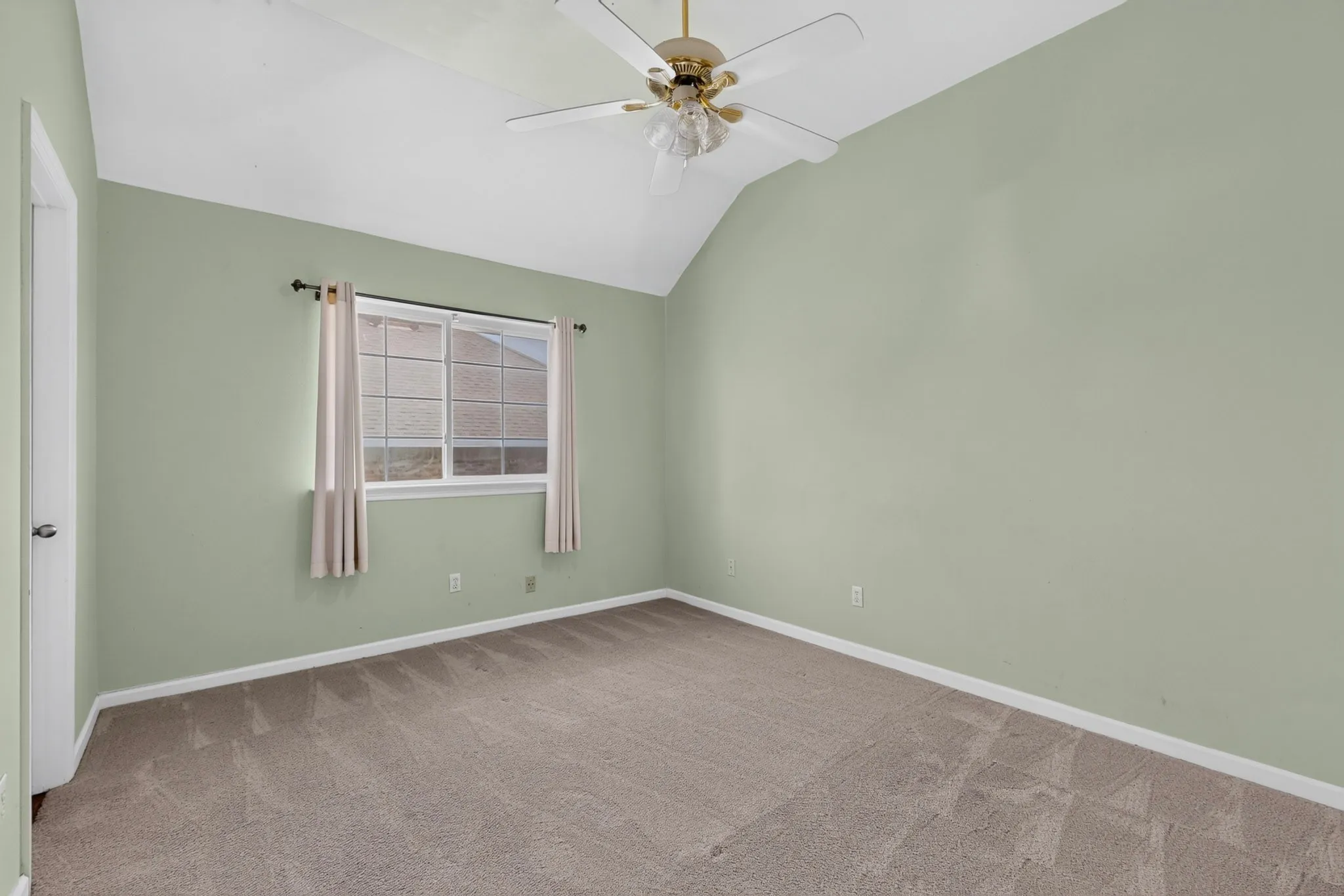 Single Family Residence For Sale in Dallas County , 712 Regalwood Drive, De Soto, Texas 75115, 4 Bedroom, 3 Bathroom, 2 Garage spaces, 2,582 Sqft, built in 1991, mls#21316418, Real Estate Agent in De Soto, Homes For Sale in Dallas county, Homes For Sale in De Soto, Realtor in De Soto Texas, Real Estate Brokerage Independent Realty Texas, Luminita Cordes Realtor
