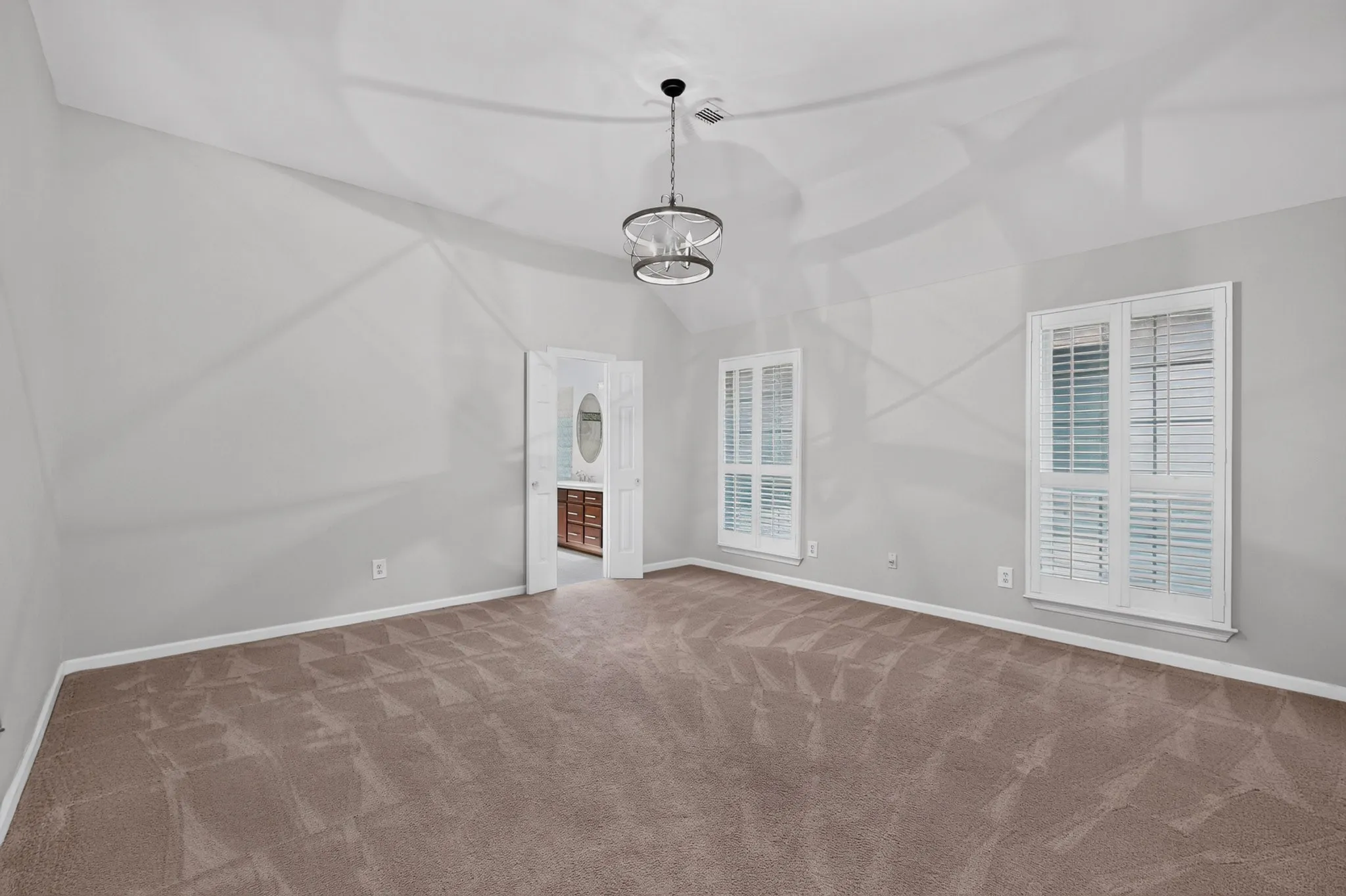 Single Family Residence For Sale in Dallas County , 712 Regalwood Drive, De Soto, Texas 75115, 4 Bedroom, 3 Bathroom, 2 Garage spaces, 2,582 Sqft, built in 1991, mls#21316418, Real Estate Agent in De Soto, Homes For Sale in Dallas county, Homes For Sale in De Soto, Realtor in De Soto Texas, Real Estate Brokerage Independent Realty Texas, Luminita Cordes Realtor