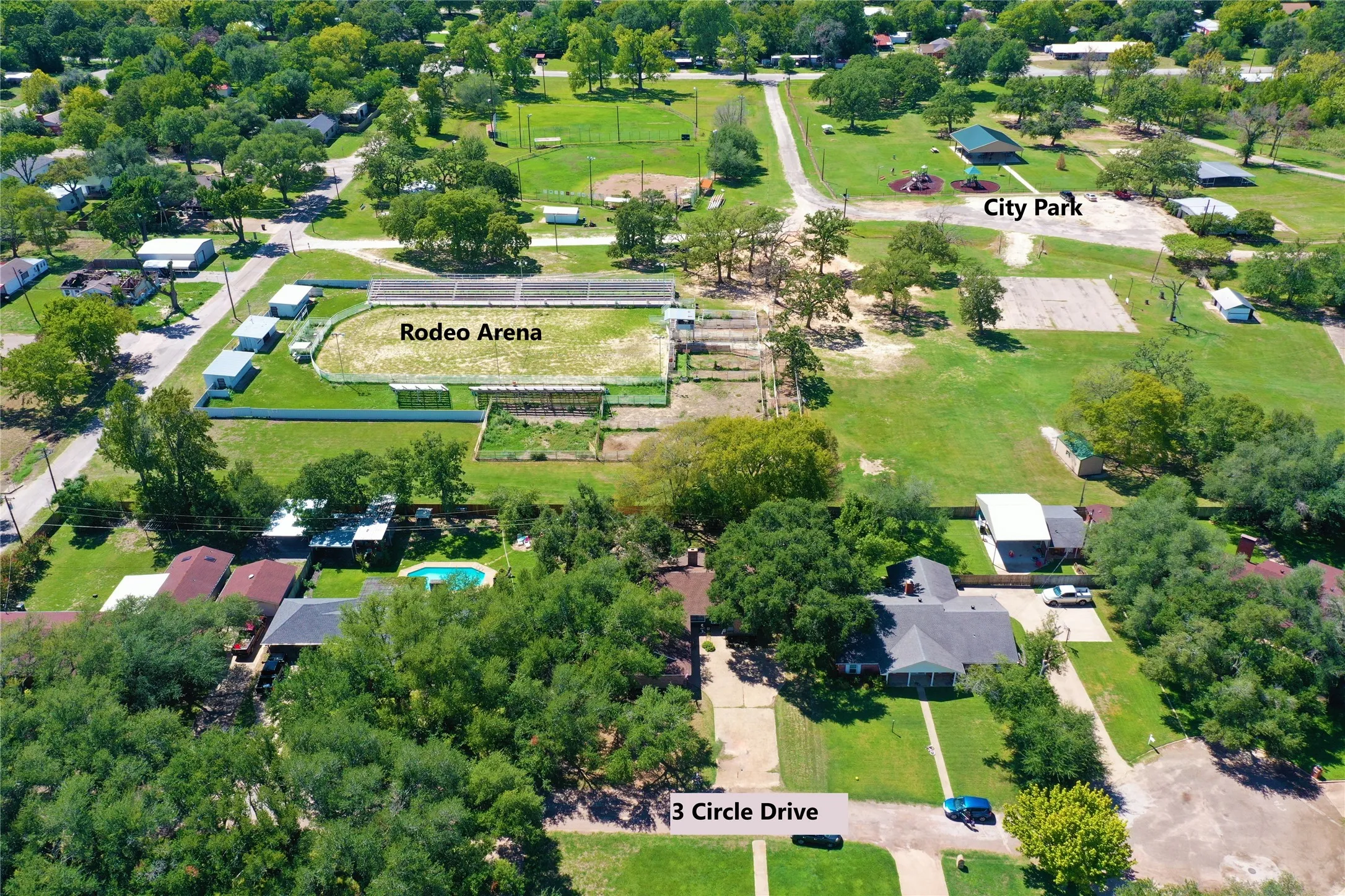 Single Family Residence For Sale in Freestone County , 3 Circle Drive, Teague, Texas 75860, 4 Bedrooms, 2 Bathrooms, 2 Garage spaces, 1,970 Sqft, built in 1974, Price $235,000, mls#21317933, Real Estate Agent in Teague, Homes For Sale in Freestone county, Homes For Sale in Teague, Realtor in Teague Texas, Real Estate Brokerage Independent Realty Texas, Luminita Cordes Realtor