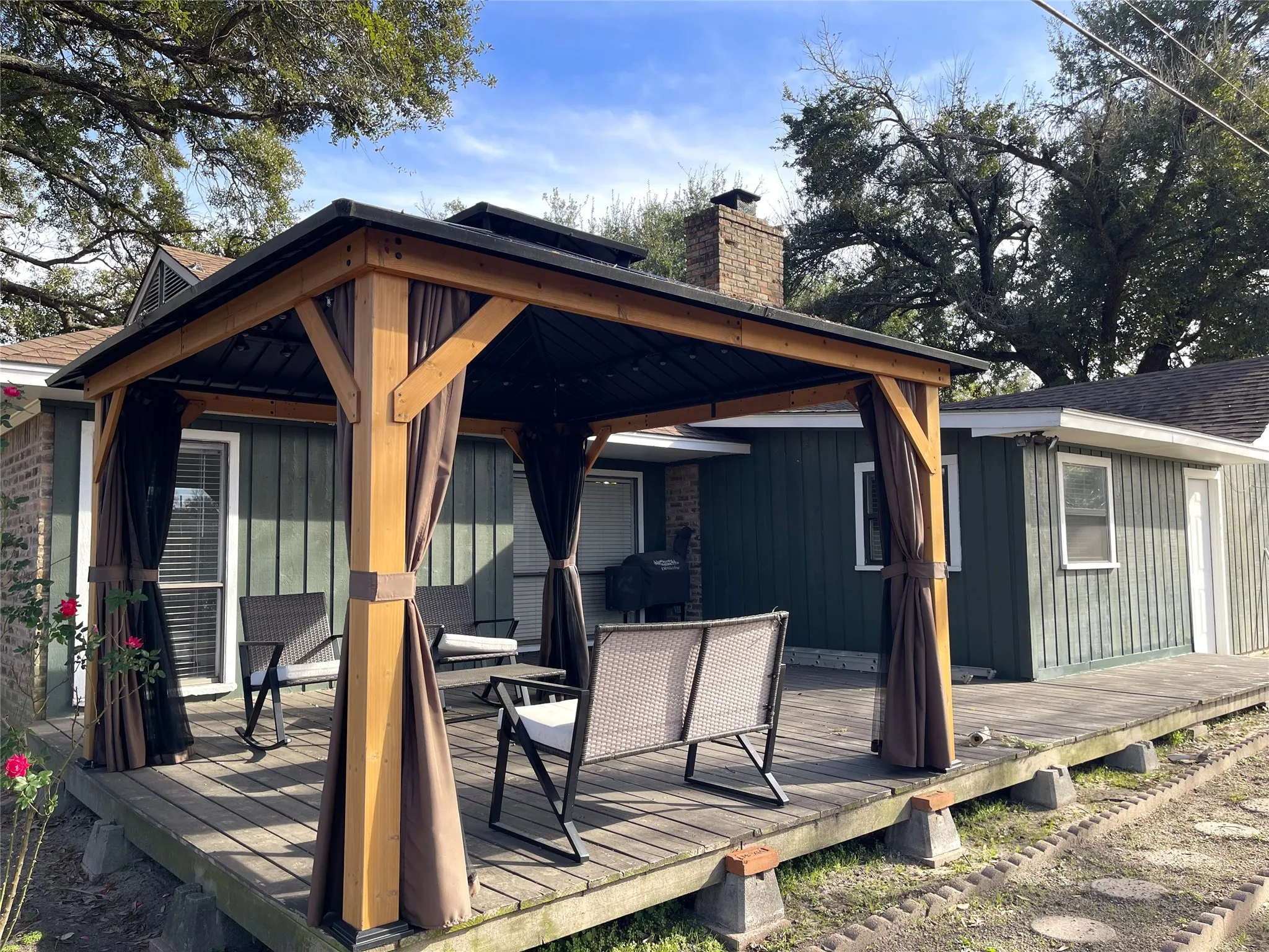 Single Family Residence For Sale in Freestone County , 3 Circle Drive, Teague, Texas 75860, 4 Bedrooms, 2 Bathrooms, 2 Garage spaces, 1,970 Sqft, built in 1974, Price $235,000, mls#21317933, Real Estate Agent in Teague, Homes For Sale in Freestone county, Homes For Sale in Teague, Realtor in Teague Texas, Real Estate Brokerage Independent Realty Texas, Luminita Cordes Realtor