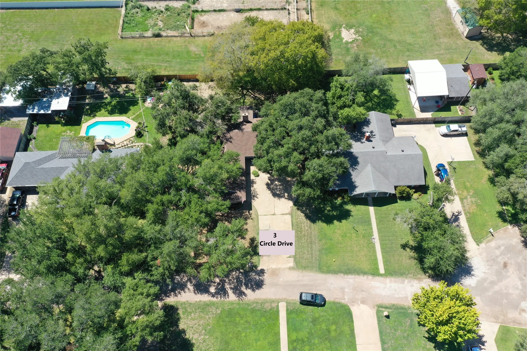 Single Family Residence For Sale in Freestone County , 3 Circle Drive, Teague, Texas 75860, 4 Bedrooms, 2 Bathrooms, 2 Garage spaces, 1,970 Sqft, built in 1974, Price $235,000, mls#21317933, Real Estate Agent in Teague, Homes For Sale in Freestone county, Homes For Sale in Teague, Realtor in Teague Texas, Real Estate Brokerage Independent Realty Texas, Luminita Cordes Realtor