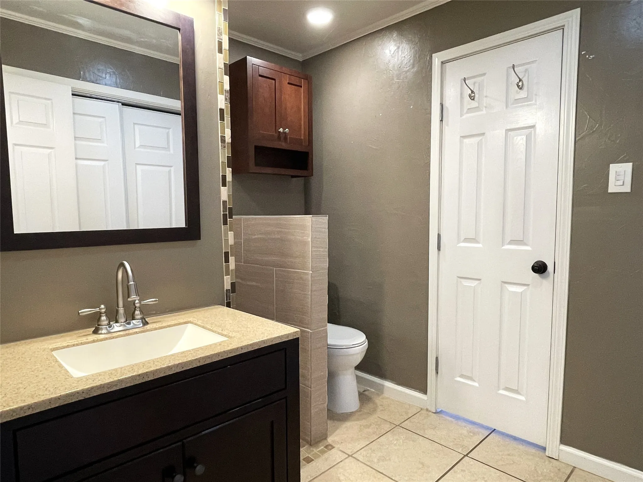 Bathroom between Bedrooms 3 & 4