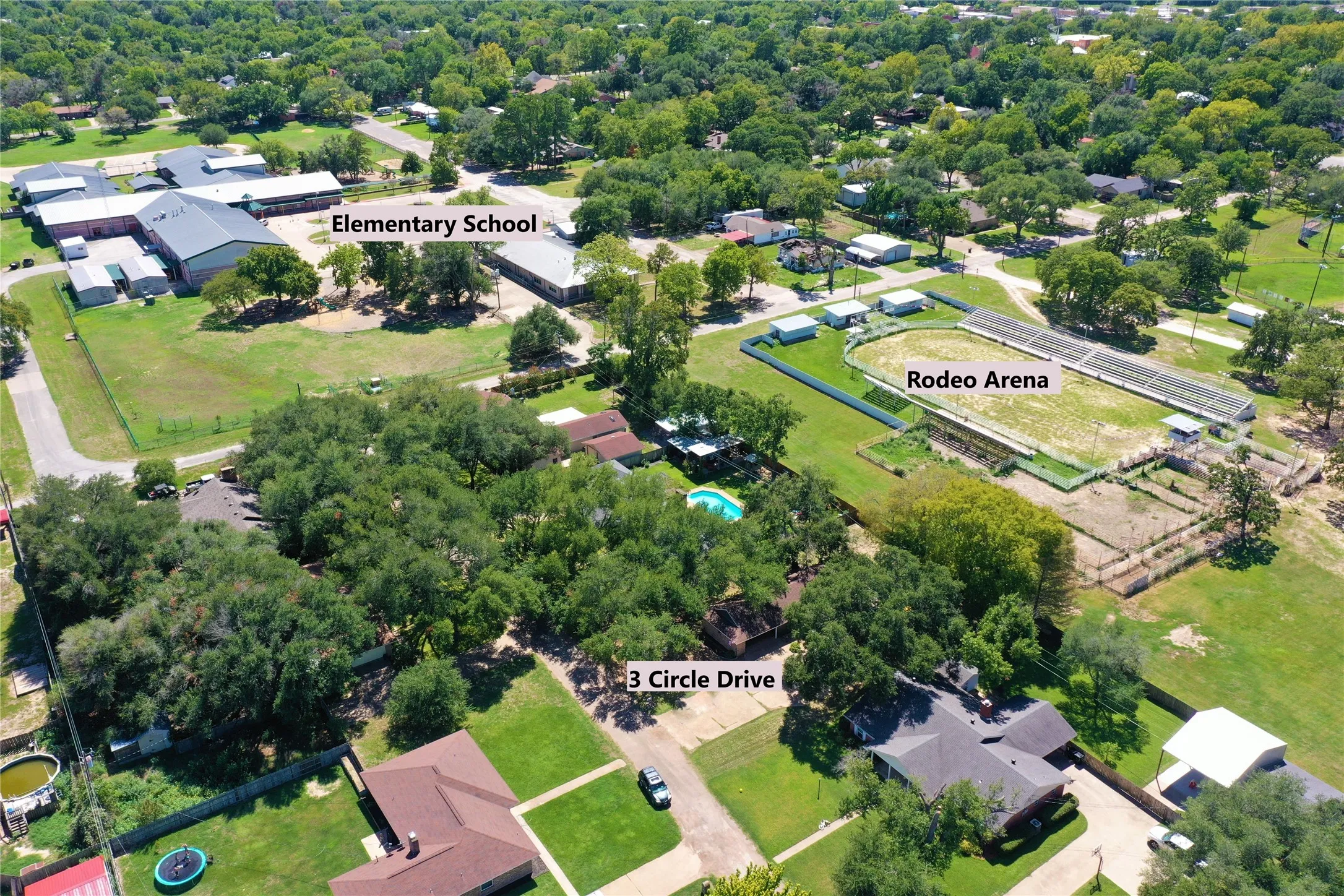 Single Family Residence For Sale in Freestone County , 3 Circle Drive, Teague, Texas 75860, 4 Bedrooms, 2 Bathrooms, 2 Garage spaces, 1,970 Sqft, built in 1974, Price $235,000, mls#21317933, Real Estate Agent in Teague, Homes For Sale in Freestone county, Homes For Sale in Teague, Realtor in Teague Texas, Real Estate Brokerage Independent Realty Texas, Luminita Cordes Realtor