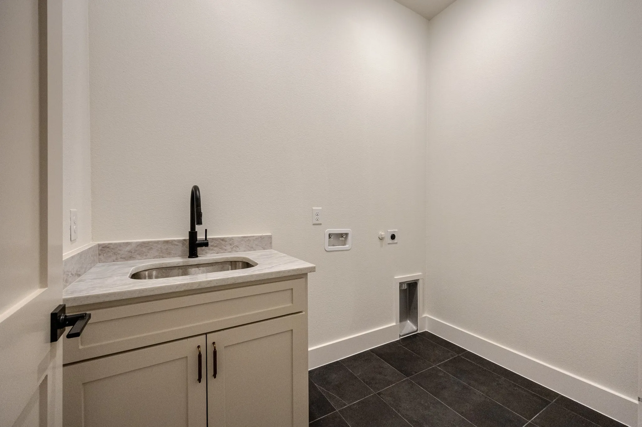 Single Family Residence For Sale in Tarrant County , 2902 Hiawatha Trail, Lake Worth, Texas 76135, 4 Bedroom, 3 Bathroom, 2 Garage spaces, 2,007 Sqft, built in 2026, mls#21316669, Real Estate Agent in Lake Worth, Homes For Sale in Tarrant county, Homes For Sale in Lake Worth, Realtor in Lake Worth Texas, Real Estate Brokerage Independent Realty Texas, Luminita Cordes Realtor