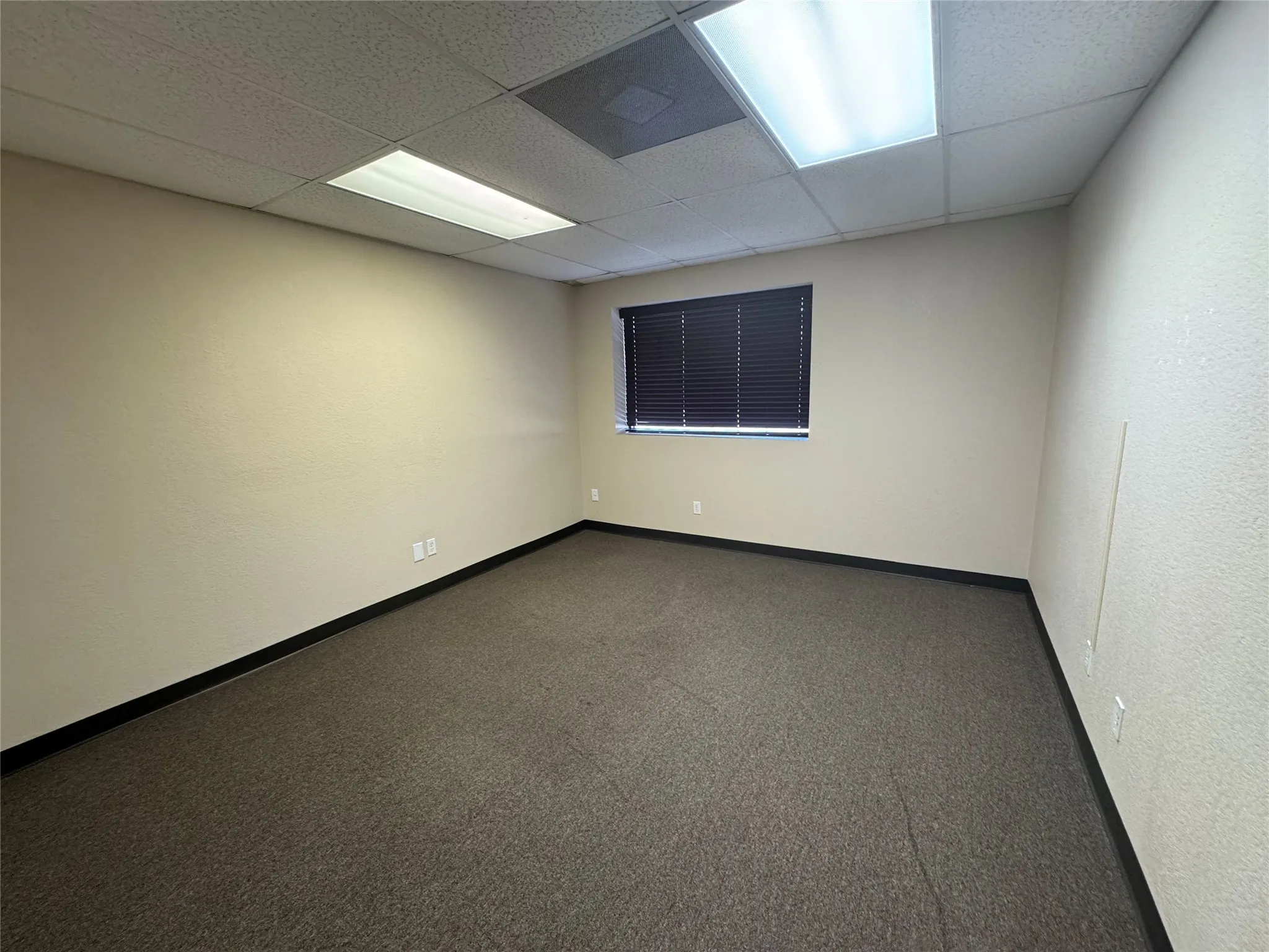 Office For Rent in Hood County , 211 M & M Ranch Road 102-104, Granbury, Texas 76049, 0, 0, Garage spaces, 0 Sqft, built in 2007, Price $3,000, mls#21317947, Real Estate Agent in Granbury, Homes For Rent in Hood county, Homes For Rent in Granbury, Realtor in Granbury Texas, Real Estate Brokerage Independent Realty Texas, Luminita Cordes Realtor