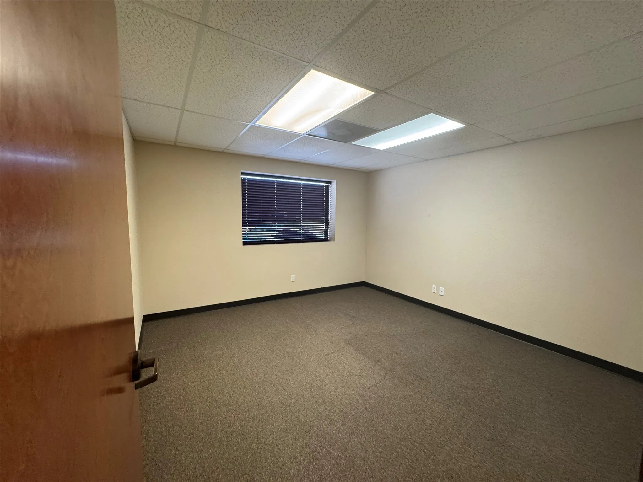 Office For Rent in Hood County , 211 M & M Ranch Road 102-104, Granbury, Texas 76049, 0, 0, Garage spaces, 0 Sqft, built in 2007, Price $3,000, mls#21317947, Real Estate Agent in Granbury, Homes For Rent in Hood county, Homes For Rent in Granbury, Realtor in Granbury Texas, Real Estate Brokerage Independent Realty Texas, Luminita Cordes Realtor