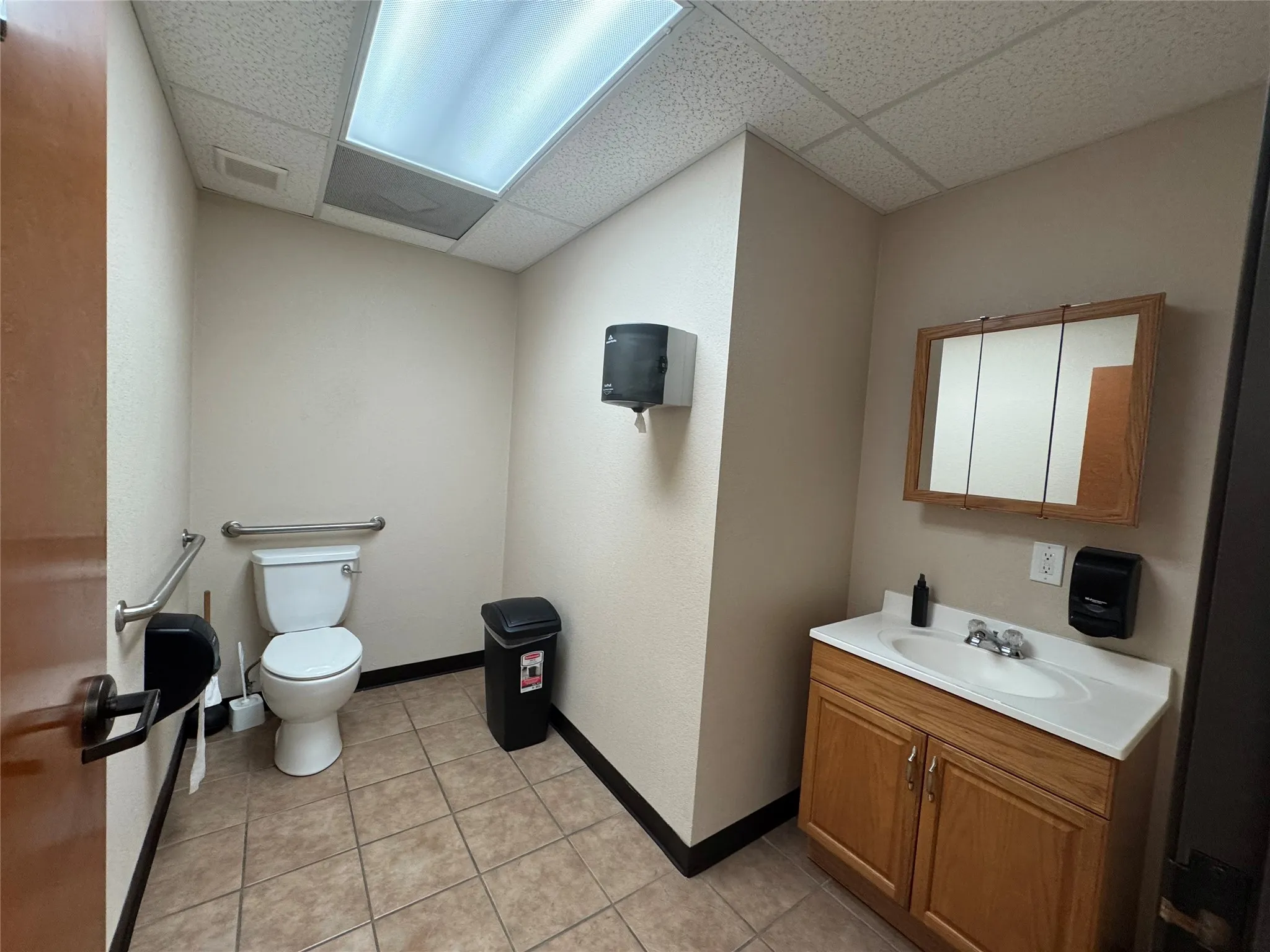 Office For Rent in Hood County , 211 M & M Ranch Road 102-104, Granbury, Texas 76049, 0, 0, Garage spaces, 0 Sqft, built in 2007, Price $3,000, mls#21317947, Real Estate Agent in Granbury, Homes For Rent in Hood county, Homes For Rent in Granbury, Realtor in Granbury Texas, Real Estate Brokerage Independent Realty Texas, Luminita Cordes Realtor